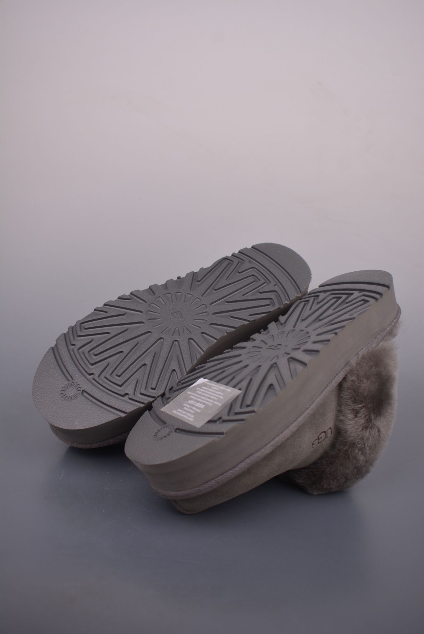 UGG Women's Disquette Slipper - Cozy Sheepskin Lining, Lightweight Platform 4 i1761045422399 9075 0 2