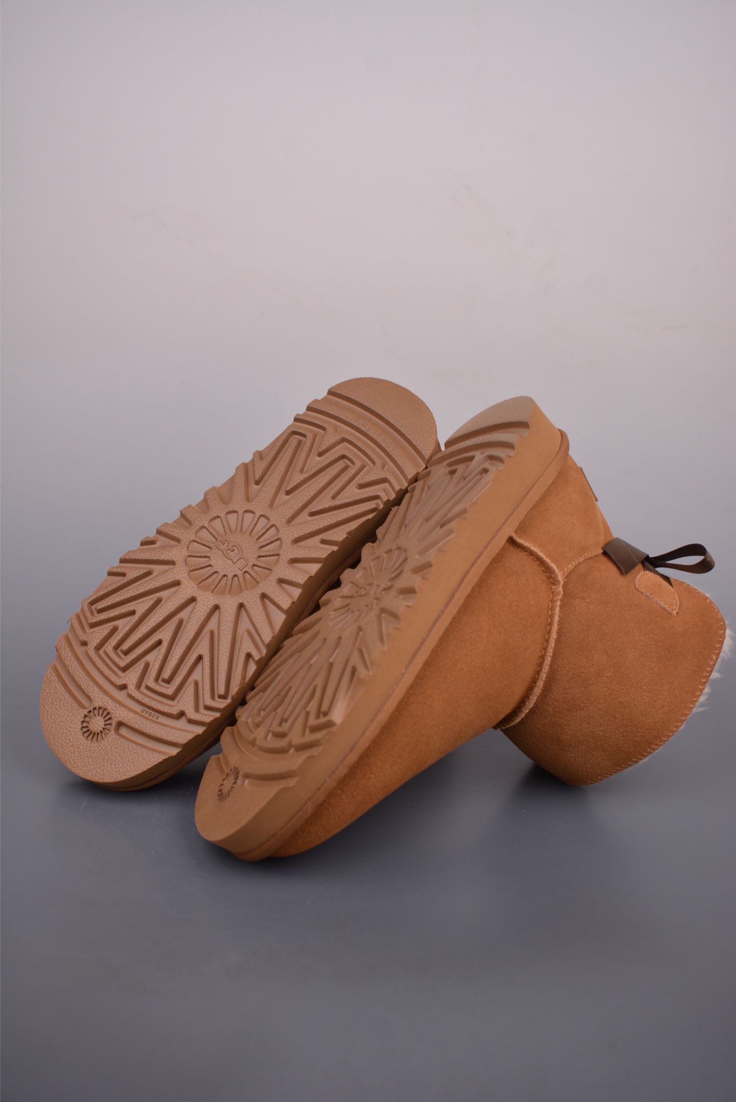 180 UGG WOMEN'S单丝带蝴蝶结 秋冬羊皮毛一体雪地靴 1016501