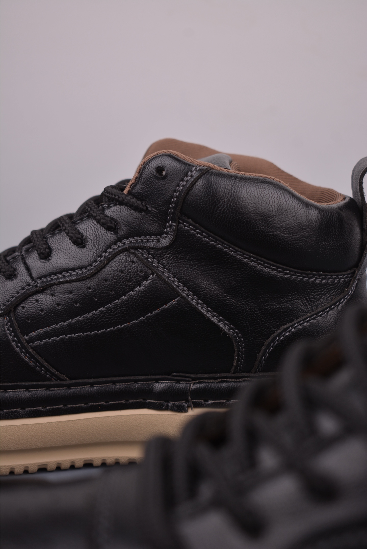 220 Timberland添柏岚/天伯伦 经典款 23ss新款中帮 TB99858