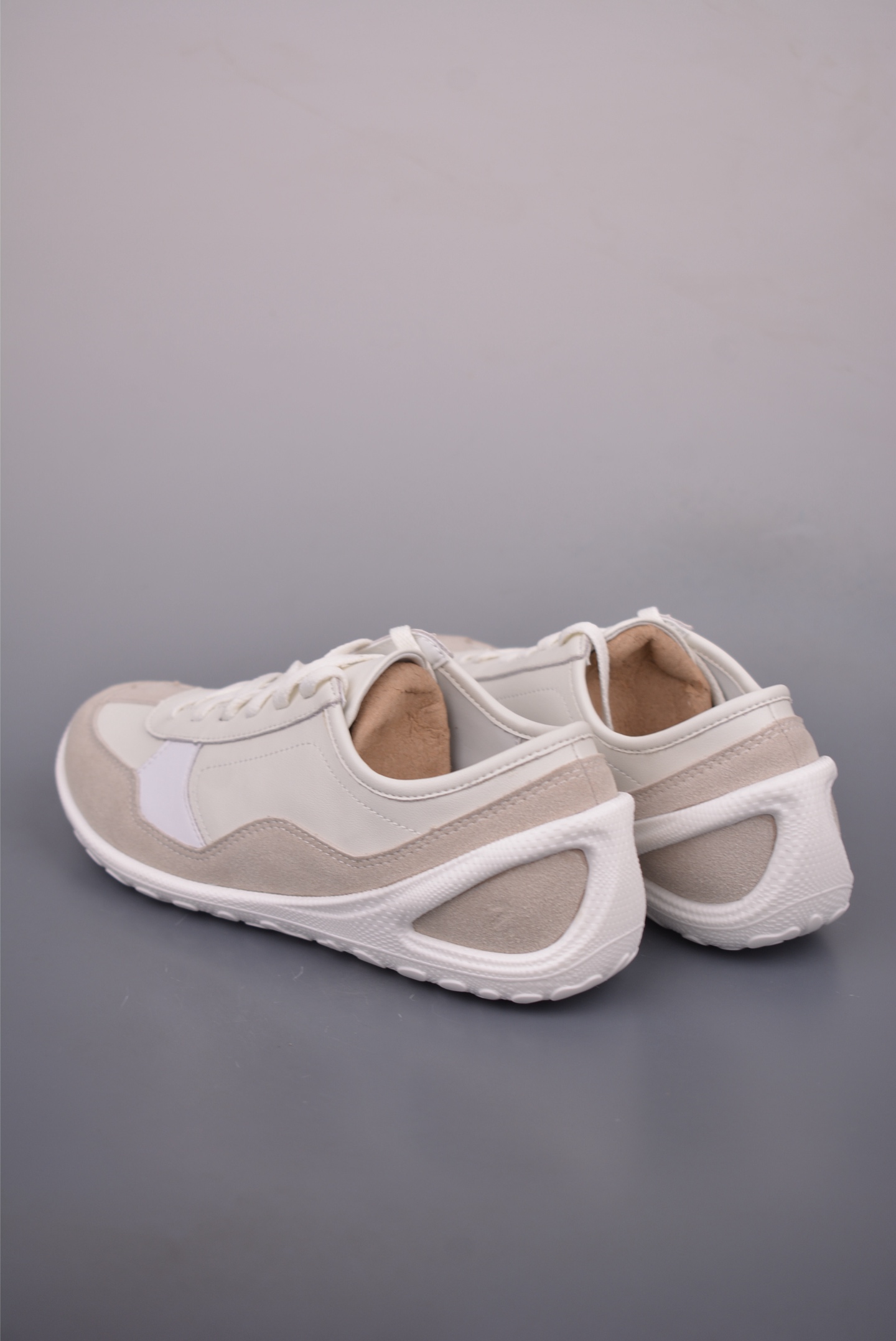 ECCO Women's Retro Street Style Sneakers - Classic, Versatile, and Comfortable 2 i1761046600641 3276 0 1