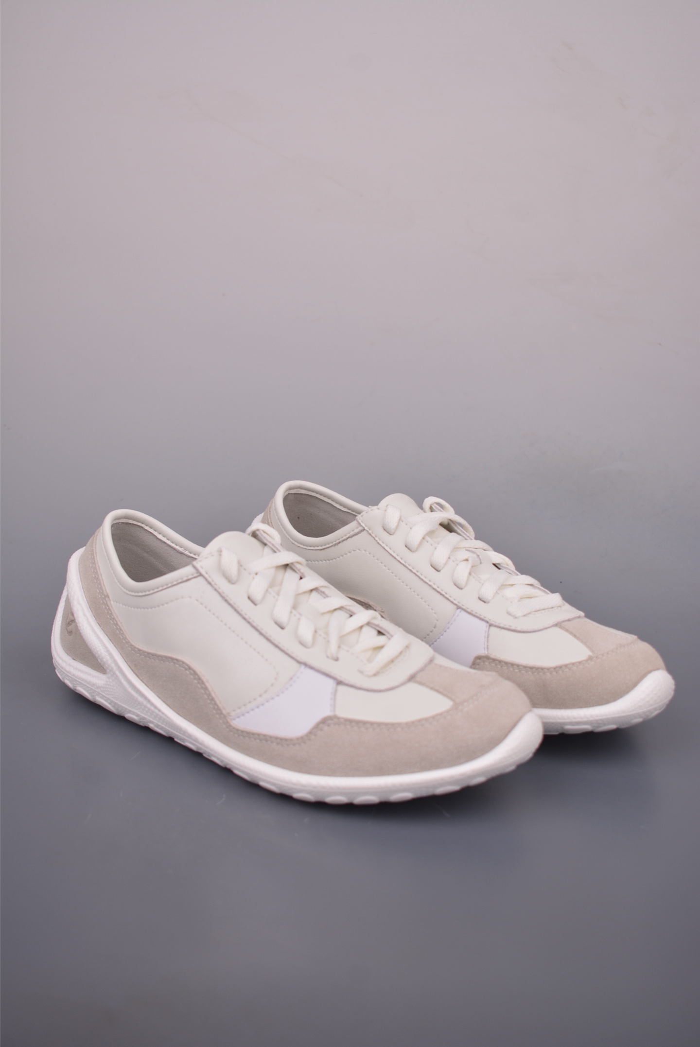 ECCO Women's Retro Street Style Sneakers - Classic, Versatile, and Comfortable 1 i1761046603744 6542 0 0