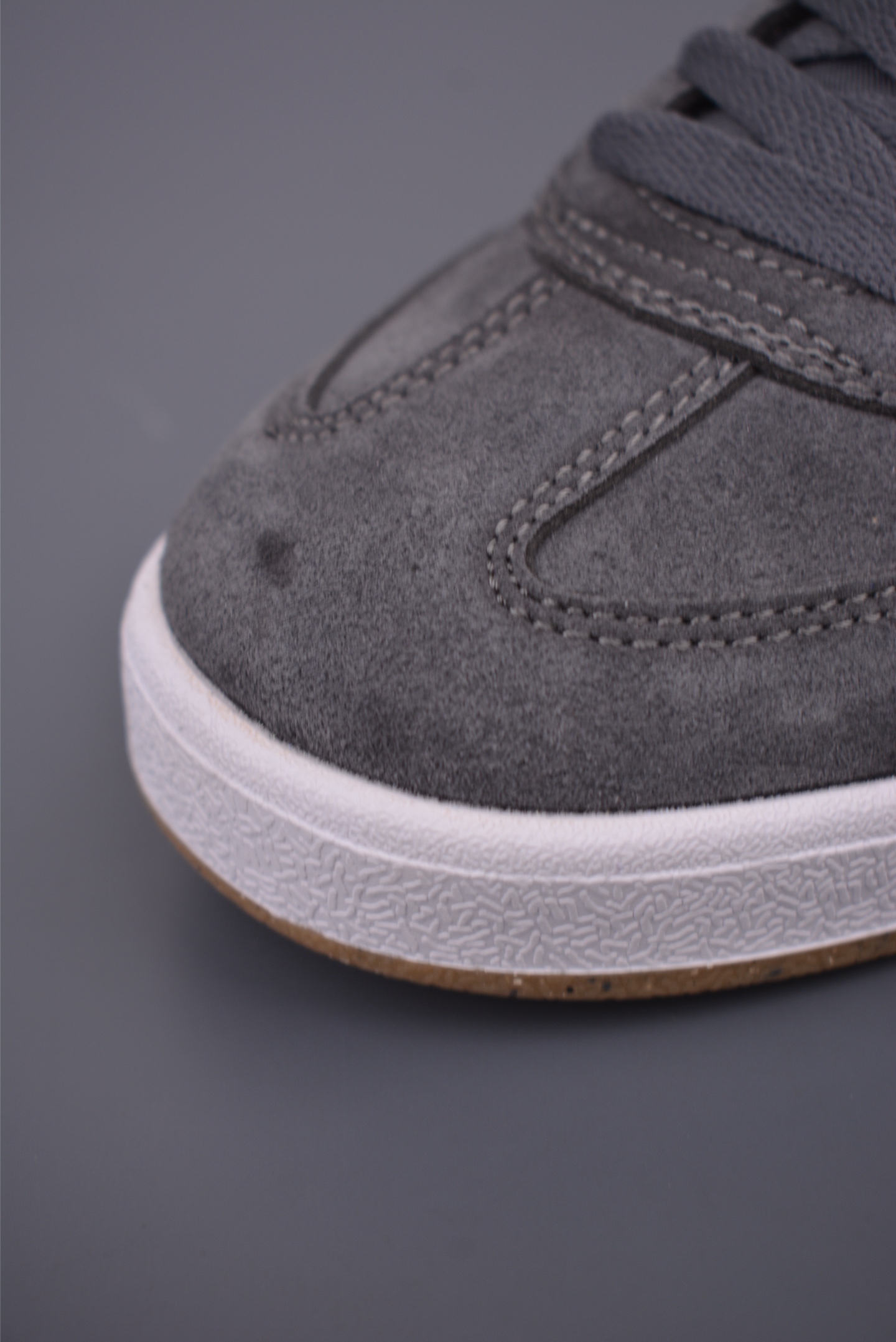 Nike SB FC Classic Suede Skate Shoes - Lightweight, Durable, and Comfortable 6 i1761084012940 9023 0 5