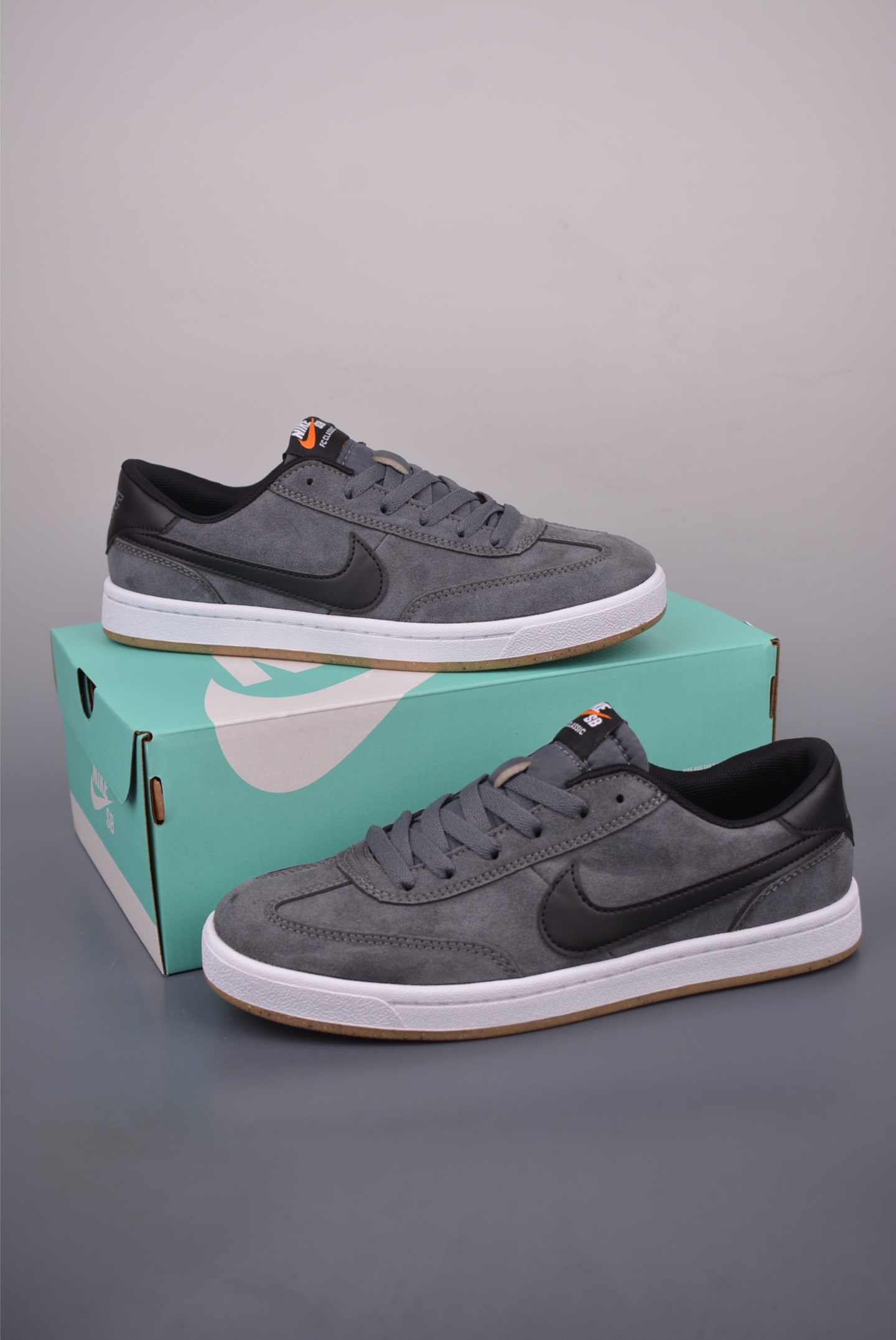 Nike SB FC Classic Suede Skate Shoes - Lightweight, Durable, and Comfortable 5 i1761084014685 3553 0 4