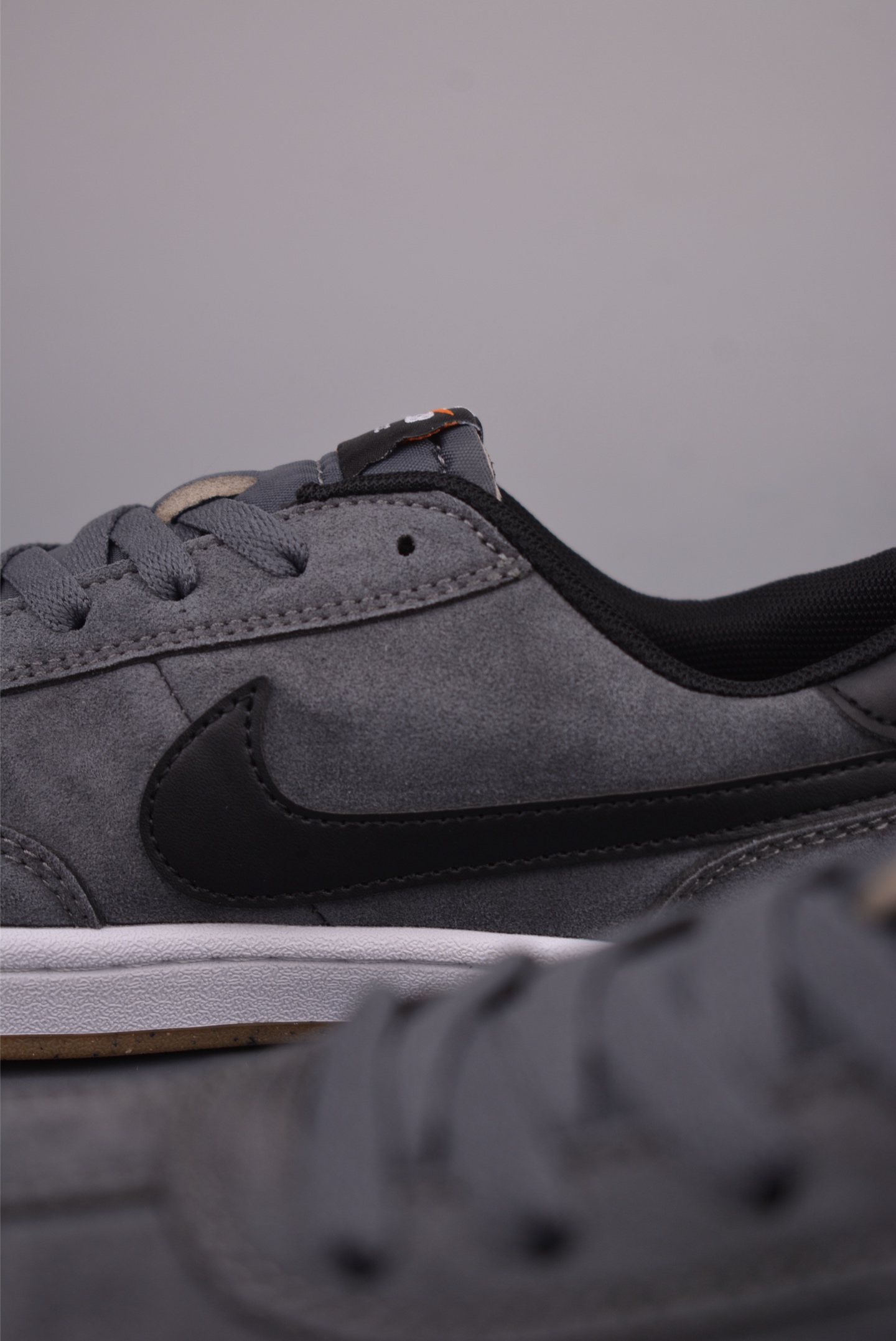 Nike SB FC Classic Suede Skate Shoes - Lightweight, Durable, and Comfortable 8 i1761084014728 2870 0 7