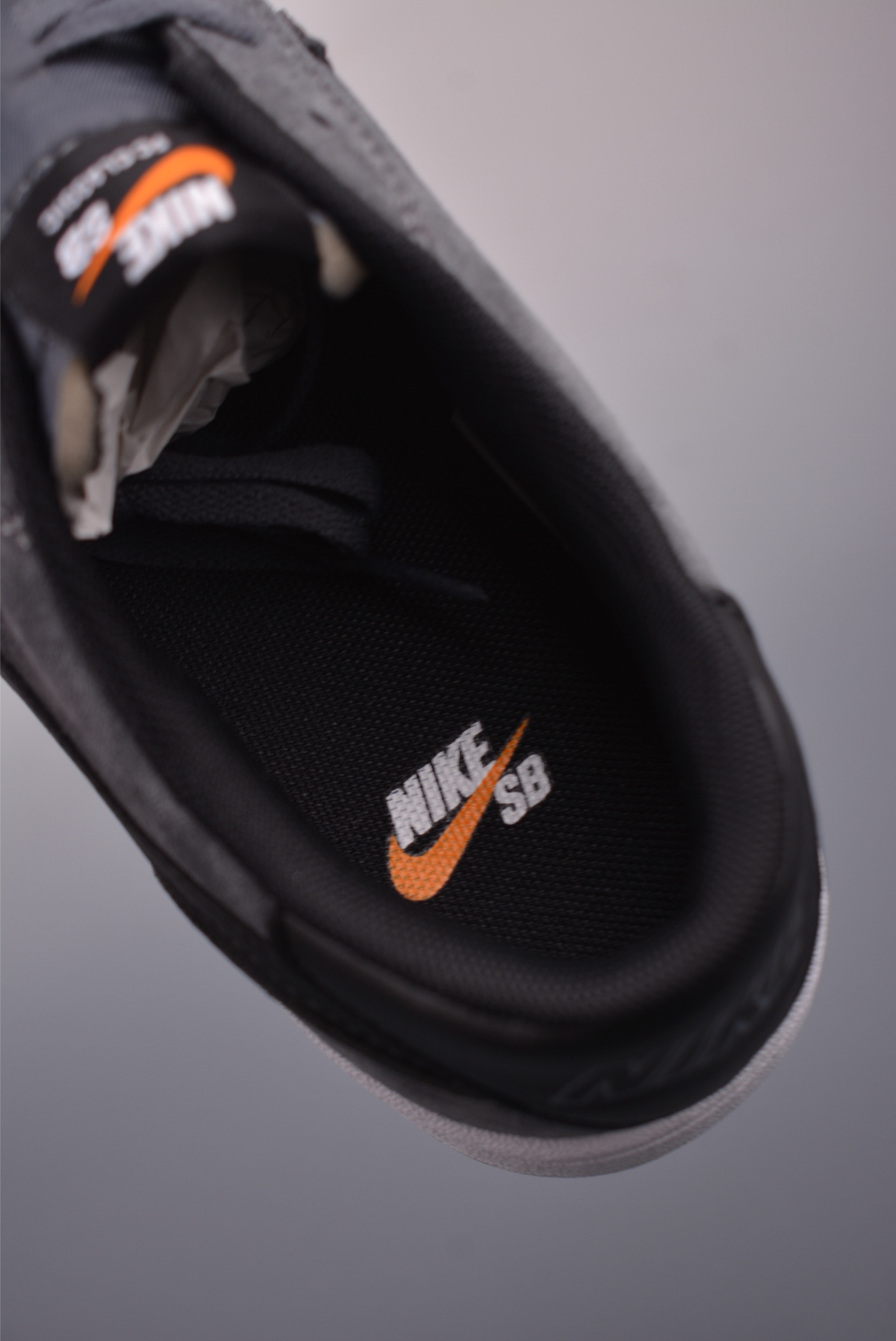 Nike SB FC Classic Suede Skate Shoes - Lightweight, Durable, and Comfortable 9 i1761084014735 4576 0 8