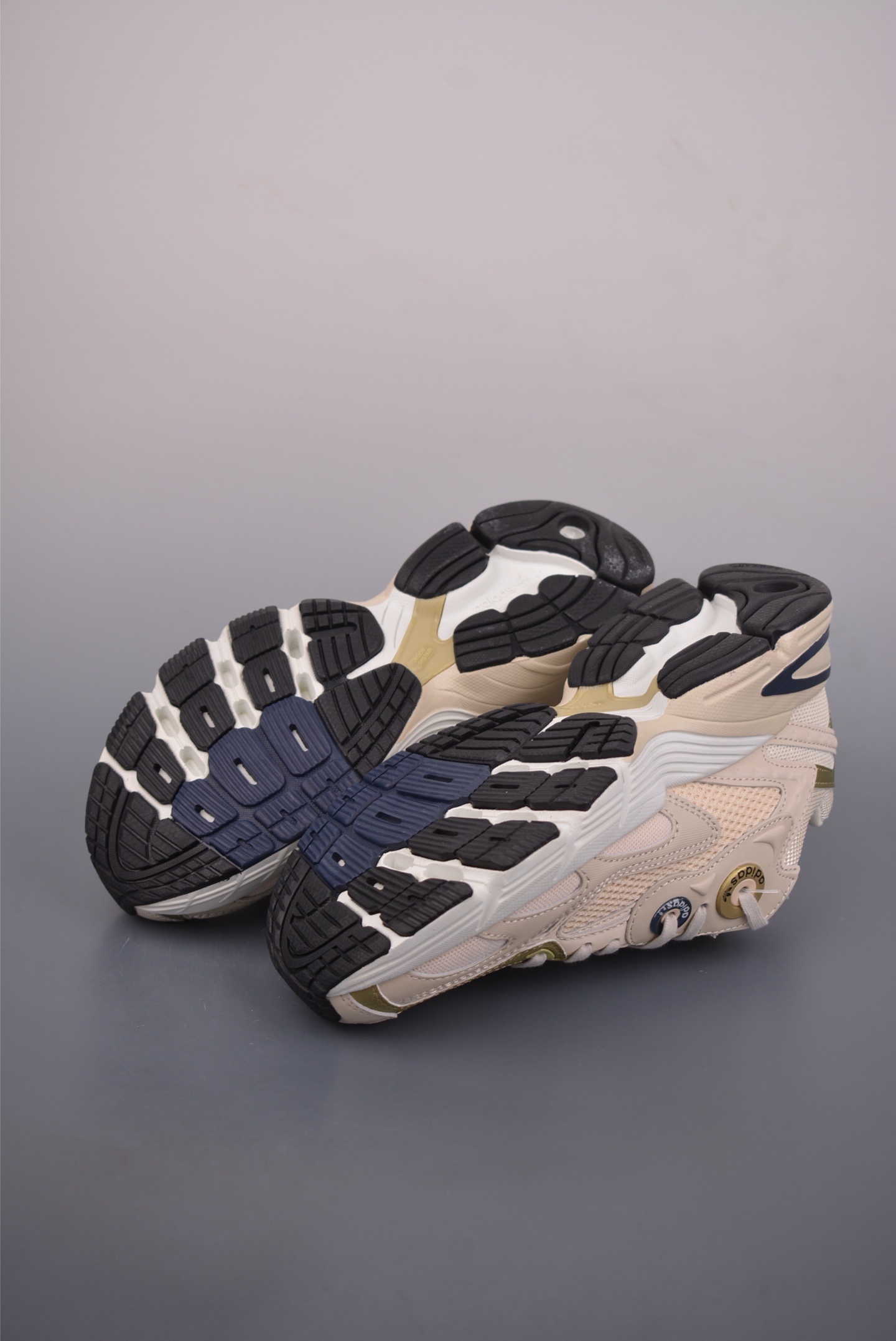 170 阿迪达斯Adidas Originals Astir W 阿斯蒂尔系列老爹风复古透气缓震 GZ3571