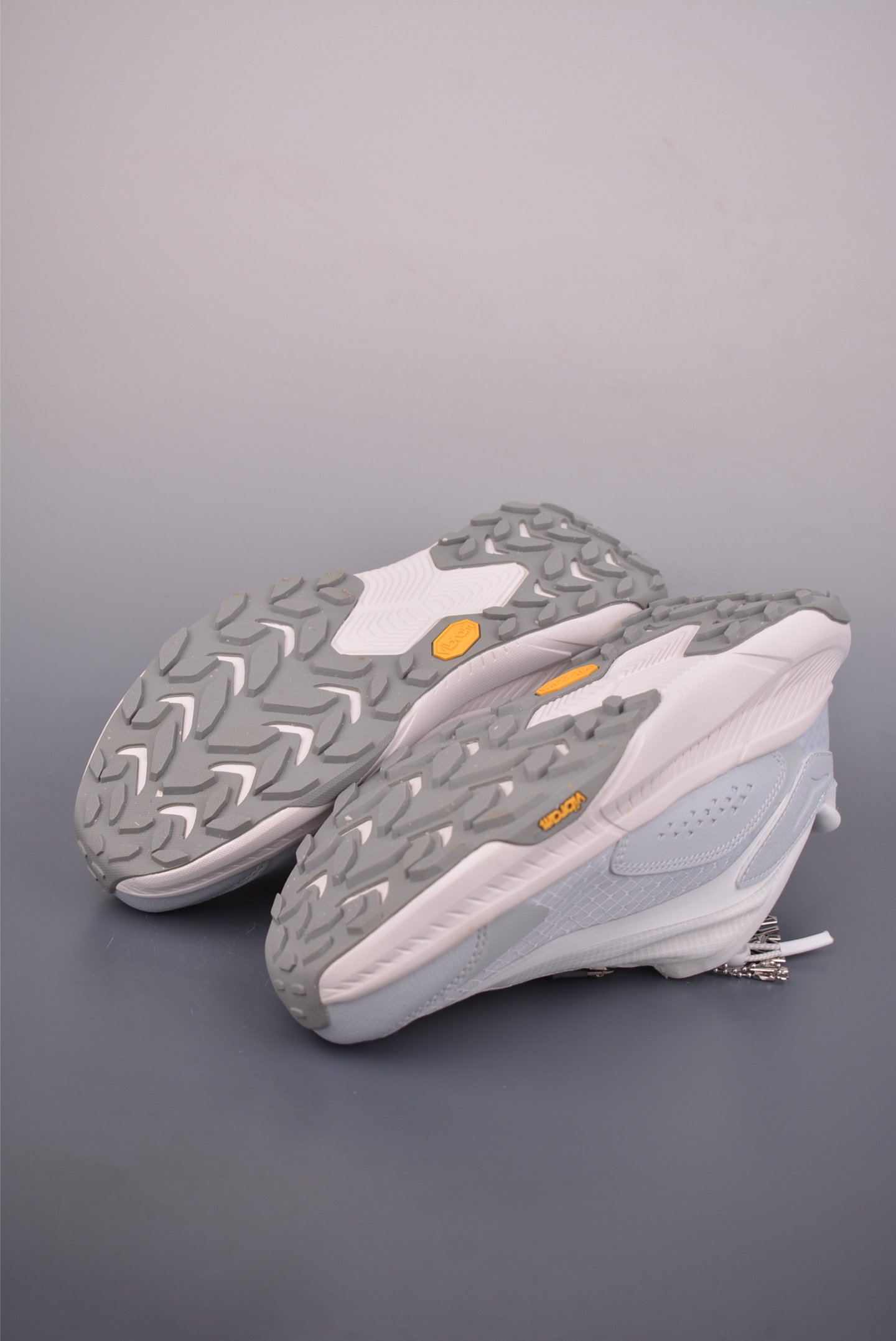 180 HOKA ONE ONE U PROJECT TRANSPO 低帮专业越野跑步鞋 1162850