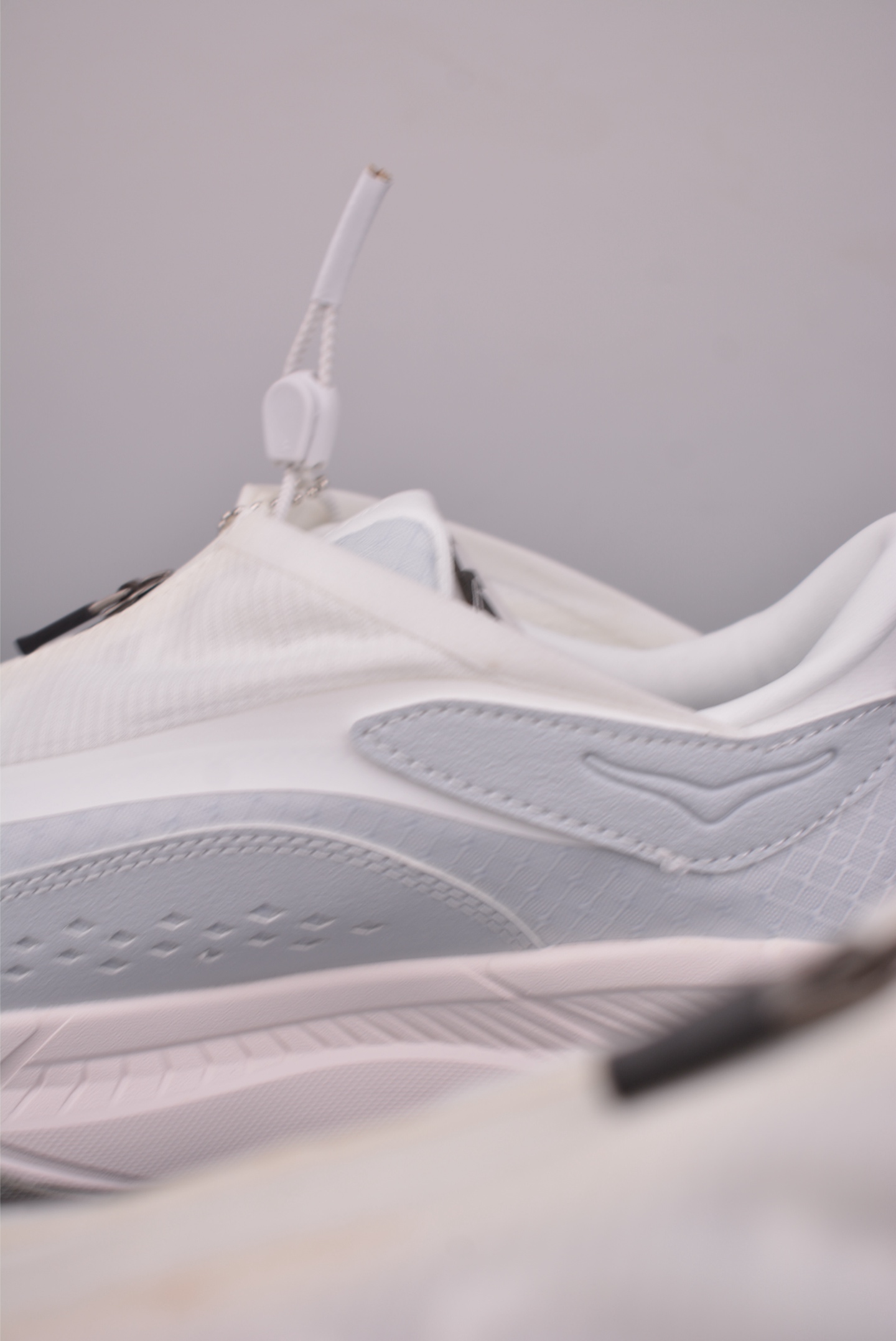 180 HOKA ONE ONE U PROJECT TRANSPO 低帮专业越野跑步鞋 1162850