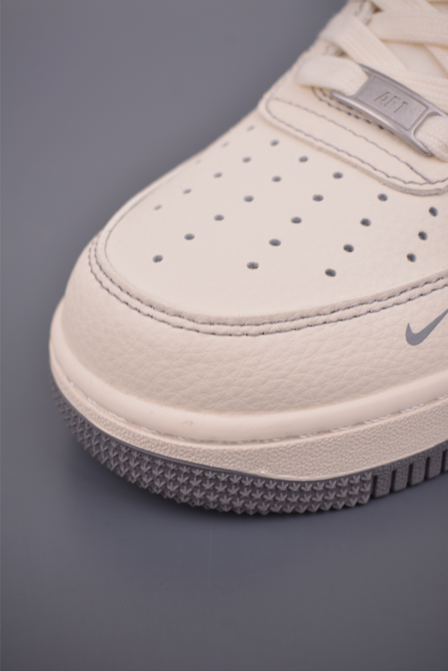 260 Nike Air Force 1 Low LV联名 MZ9588-816