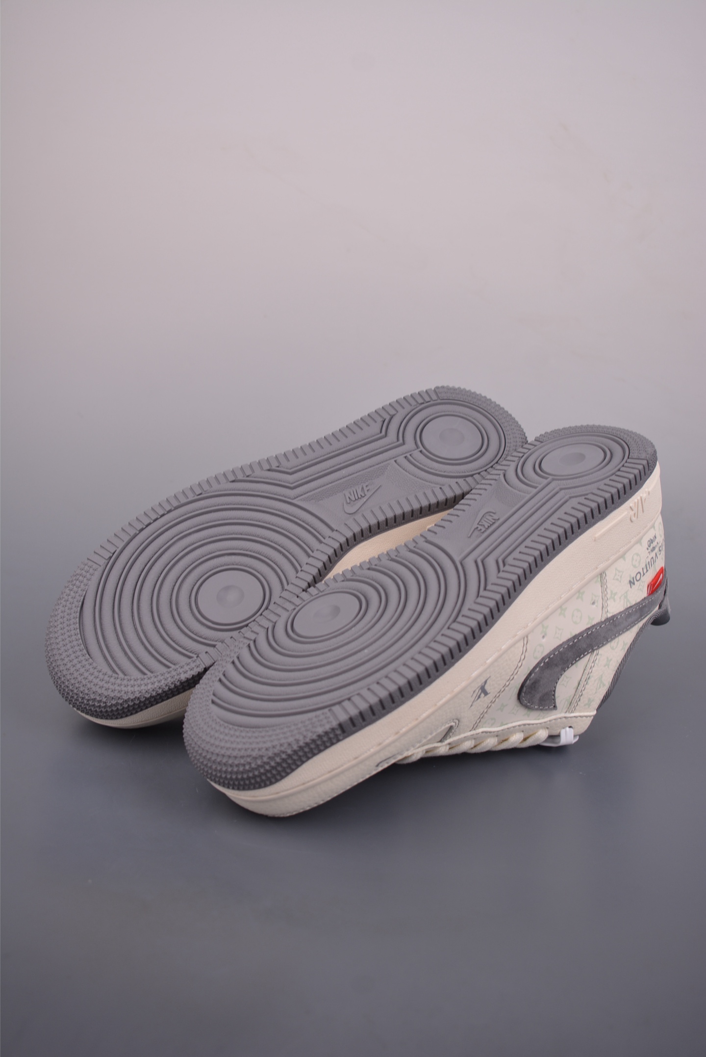 260 Nike Air Force 1 Low LV联名 MZ9588-816