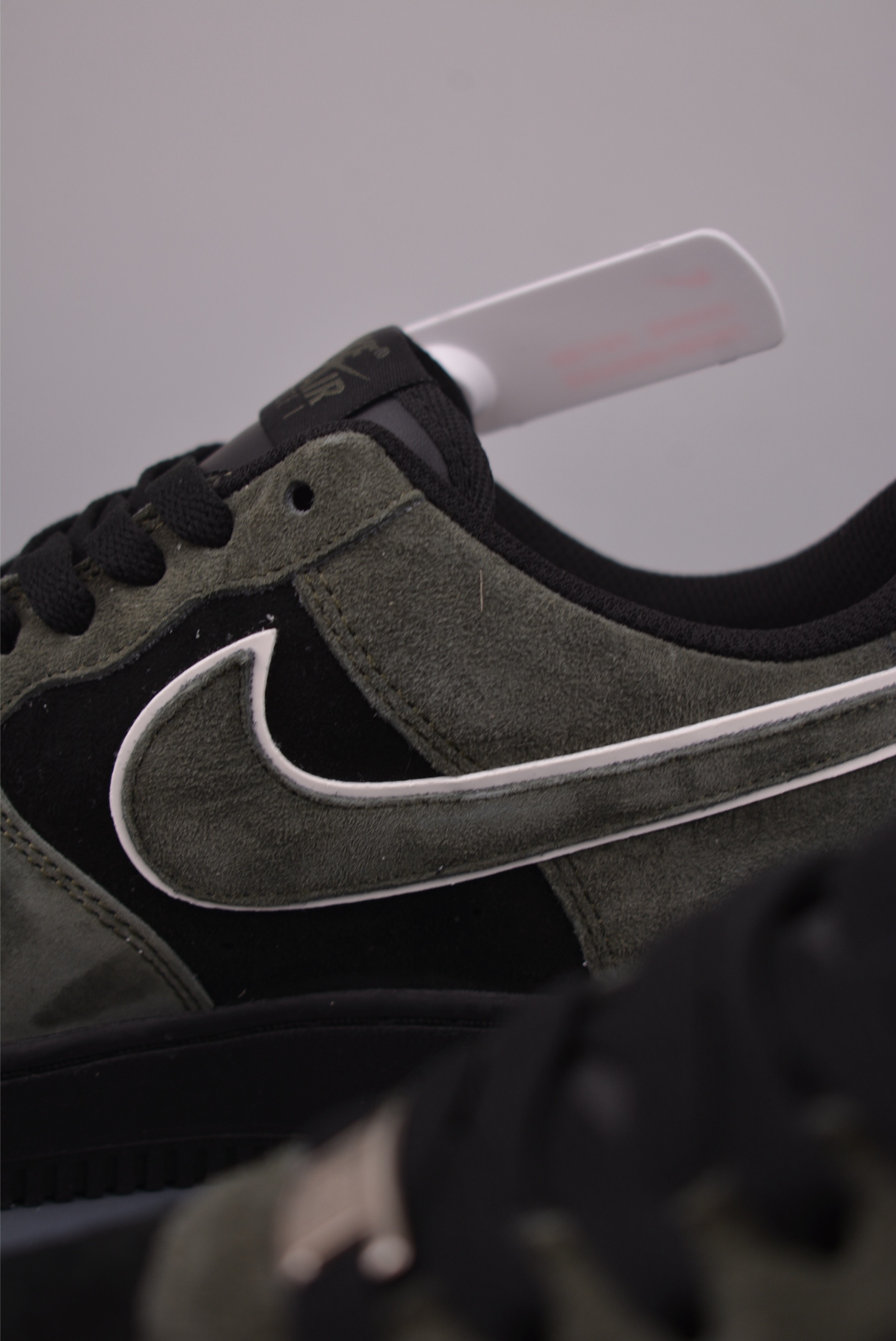 260 Nike Air Force 1 Low 军绿黑 ZH0316-132