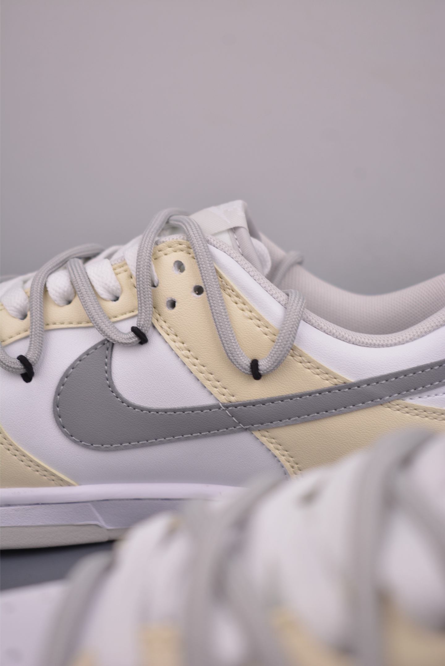 220 Nike SB Dunk Low 解构绑带 HF5441-105