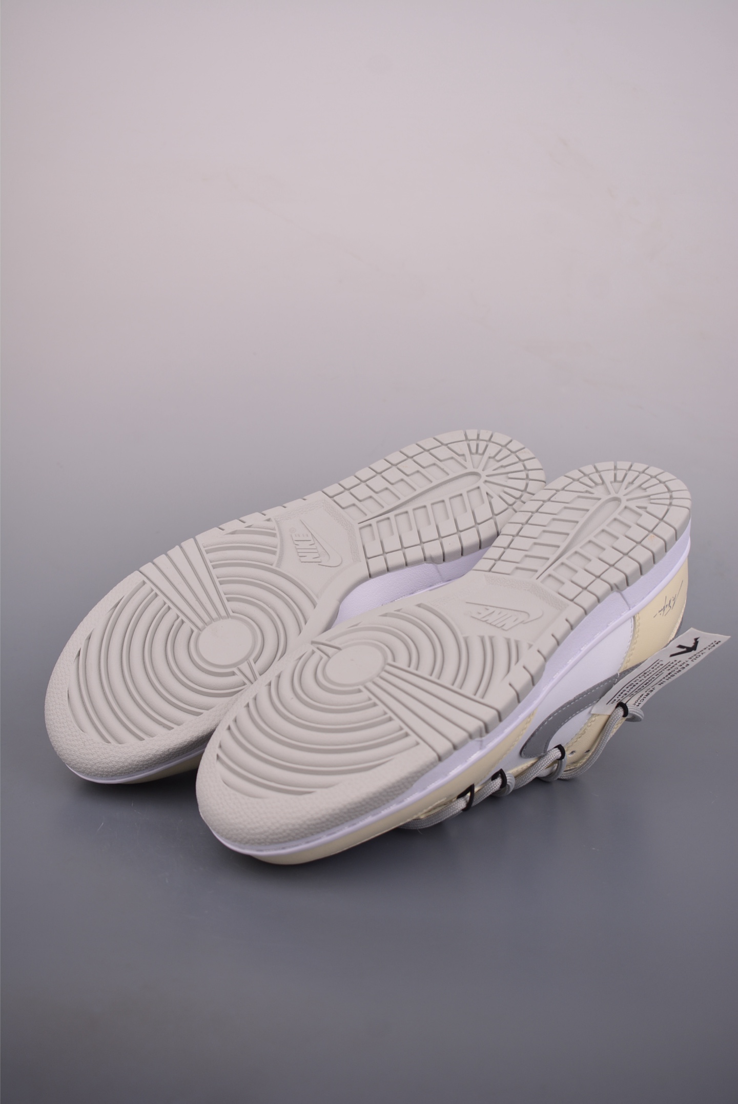 220 Nike SB Dunk Low 解构绑带 HF5441-105