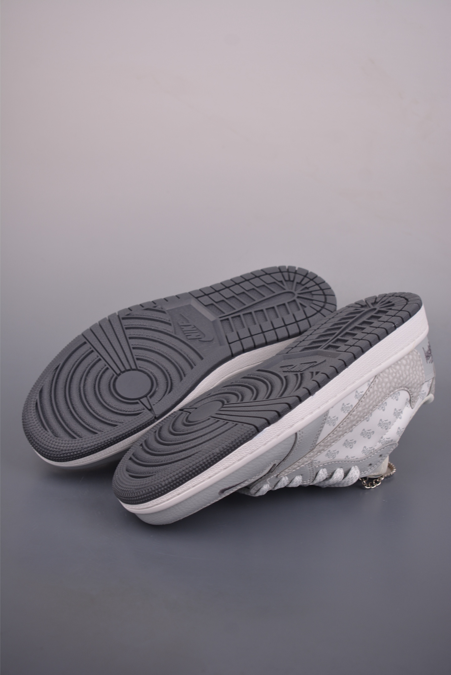 260 Fragment x Travis Scott x 斯图西 Air Jordan 1 Low 解构鞋带 三方联名倒钩 DZ5899-026