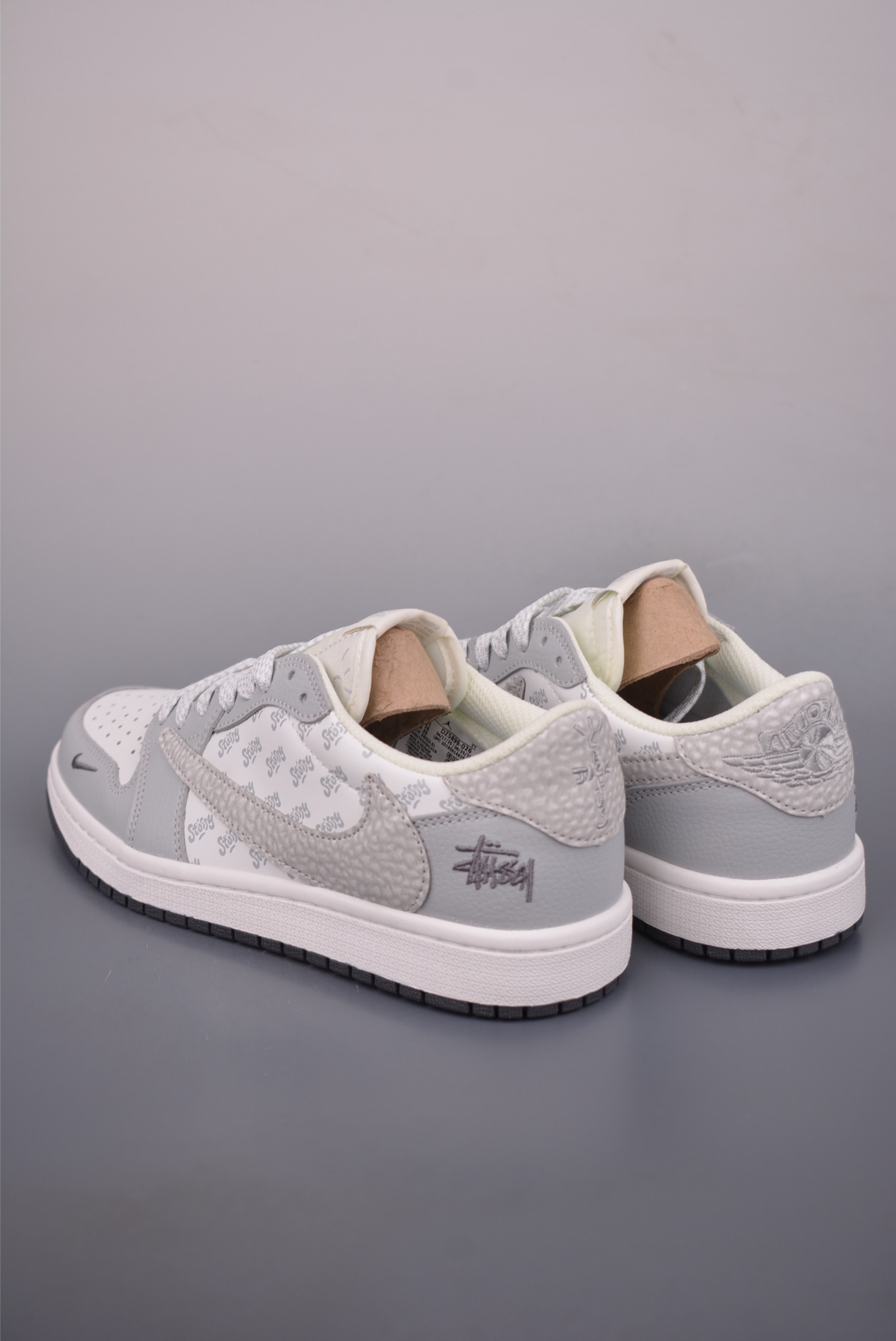 260 Fragment x Travis Scott x 斯图西 Air Jordan 1 Low 解构鞋带 三方联名倒钩 DZ5899-026