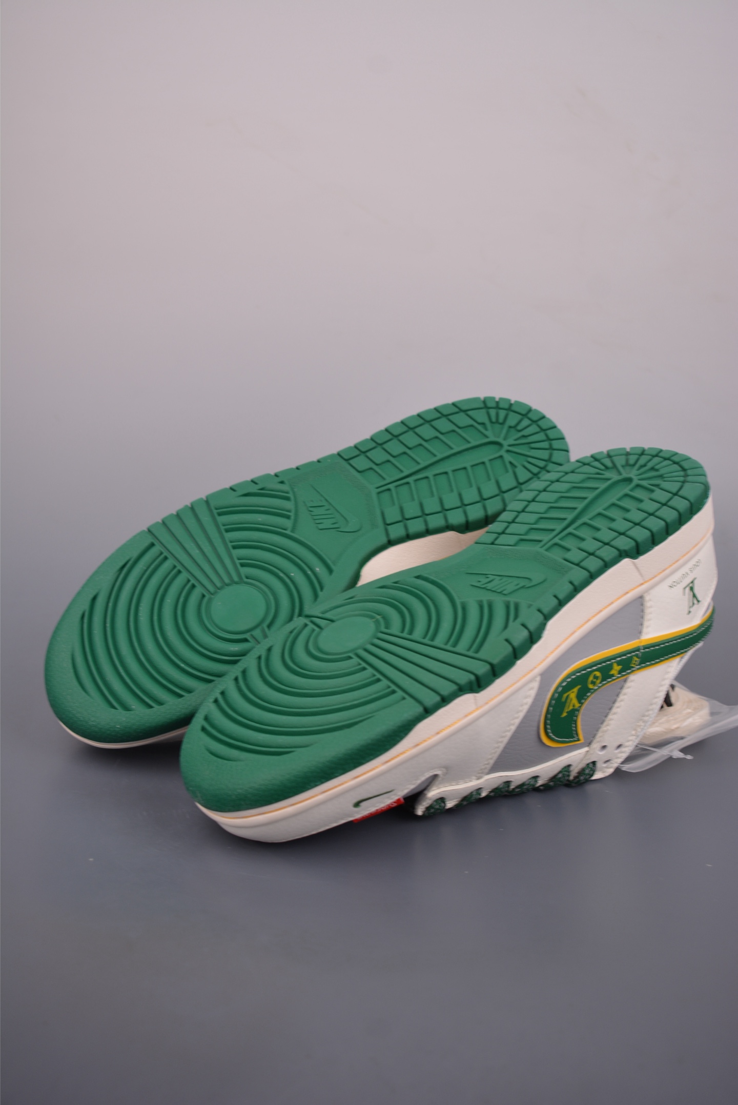 260 Nike SB Dunk Low LV联名 ZY1618-010