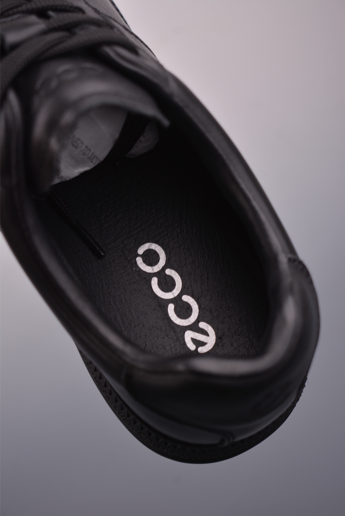 300 ECCO爱步男鞋德训鞋秋 经典时尚百搭舒适小白鞋男 635398