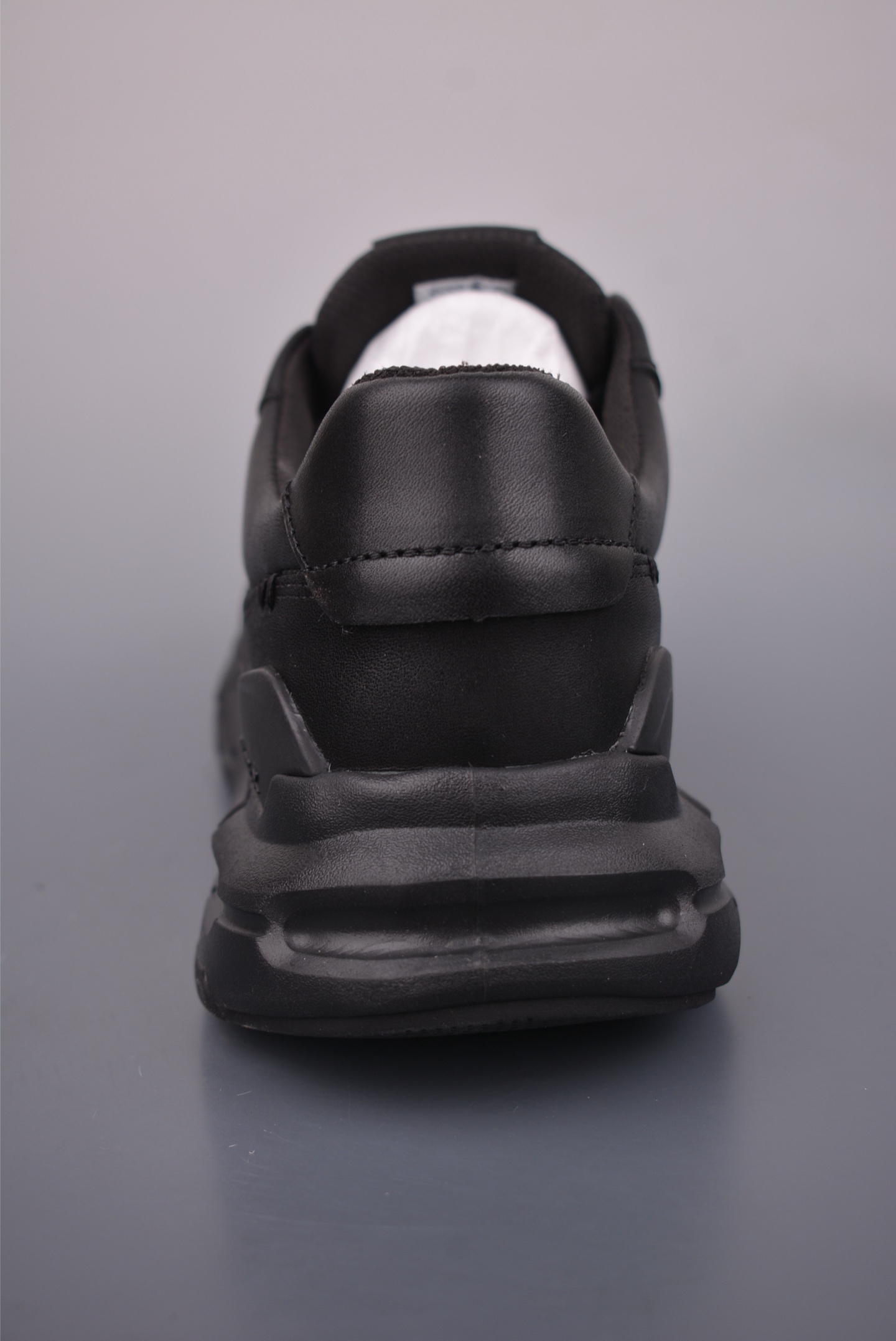 320 ECCO爱步休闲鞋秋 25年新款时尚德训鞋 经典百搭板鞋 28720