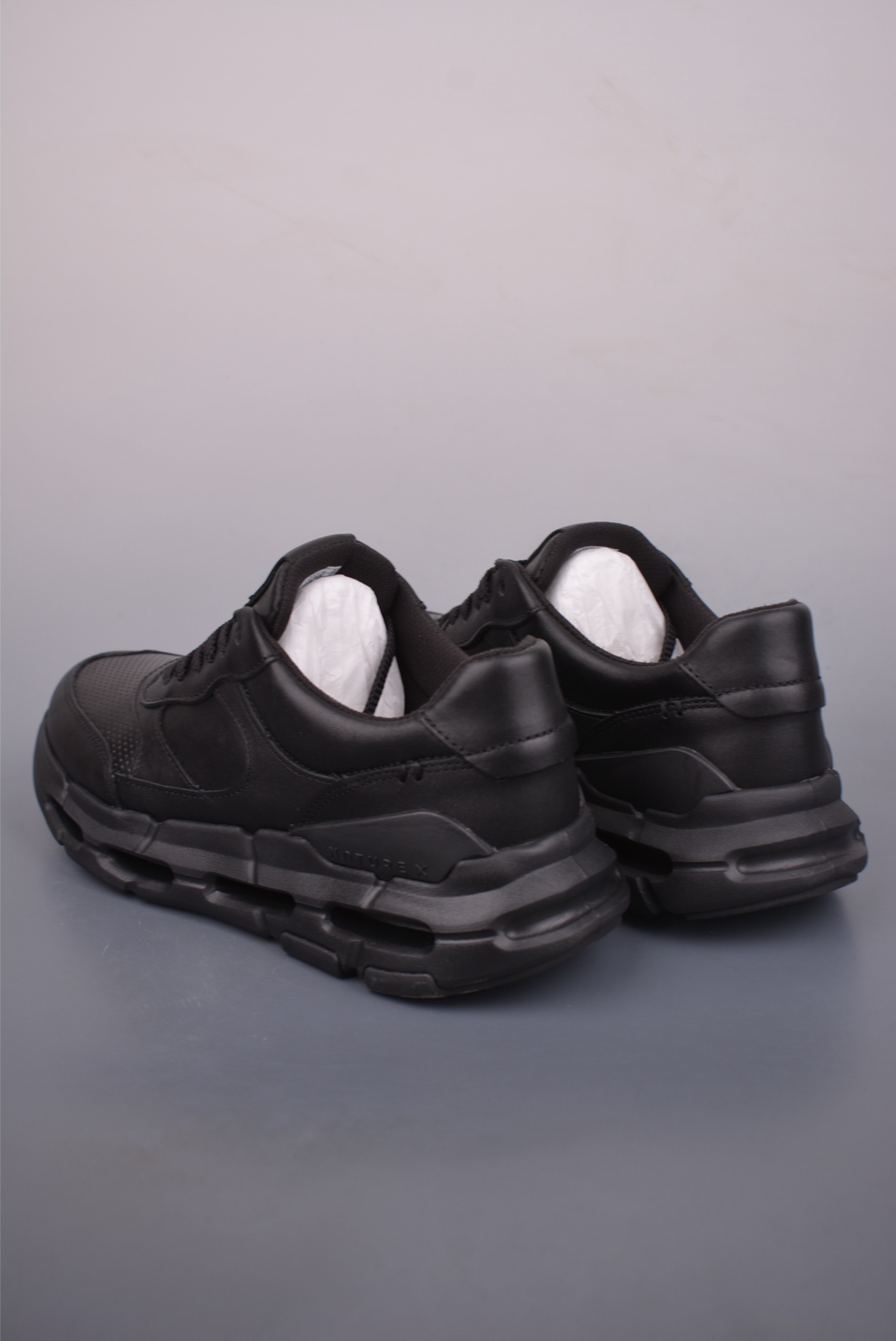 320 ECCO爱步休闲鞋秋 25年新款时尚德训鞋 经典百搭板鞋 28720