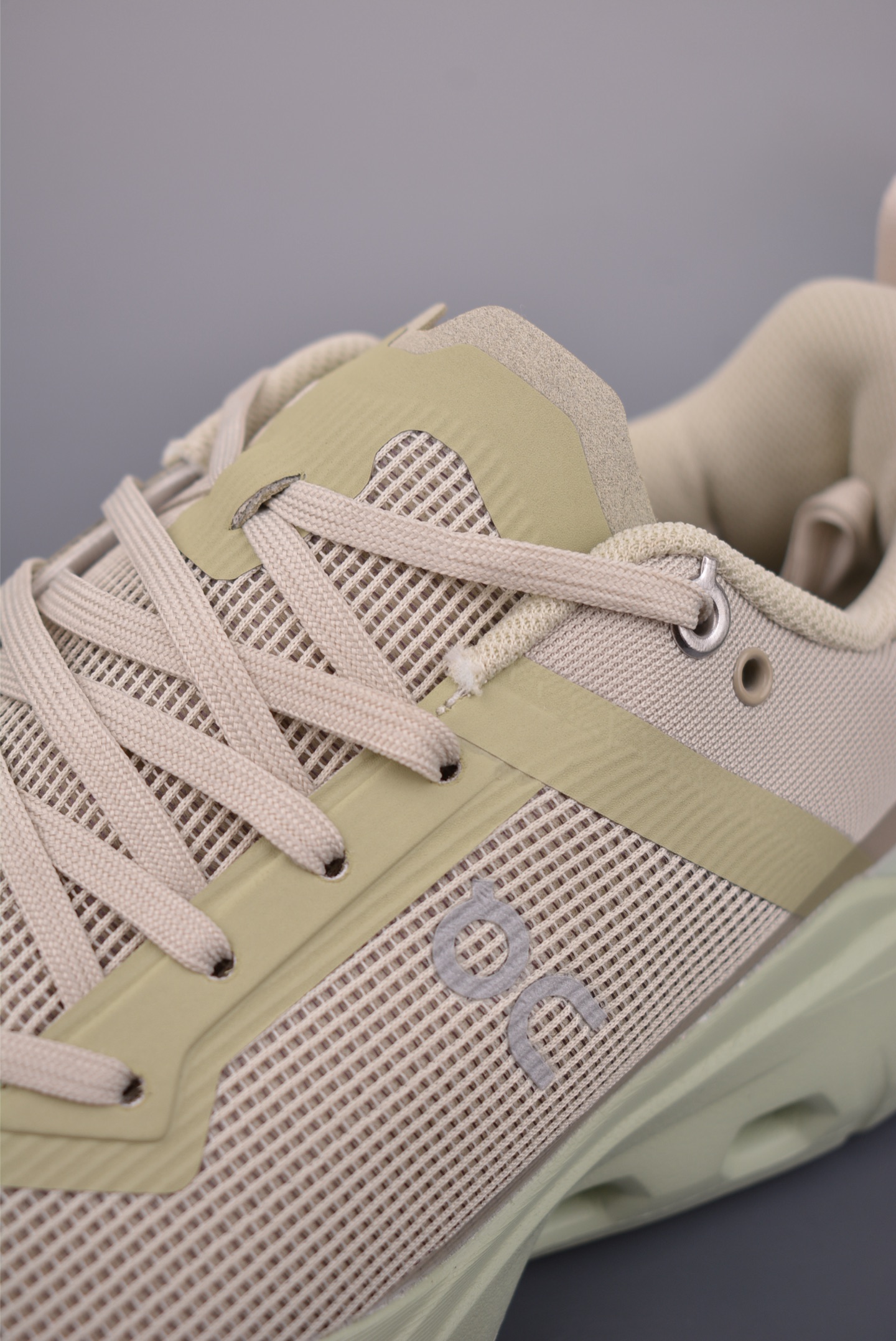 170 On昂跑 Cloud X 4 户外街头机能风跑步鞋 Cloud Hi Edge户外机能融合街头潮流 3WF3032431