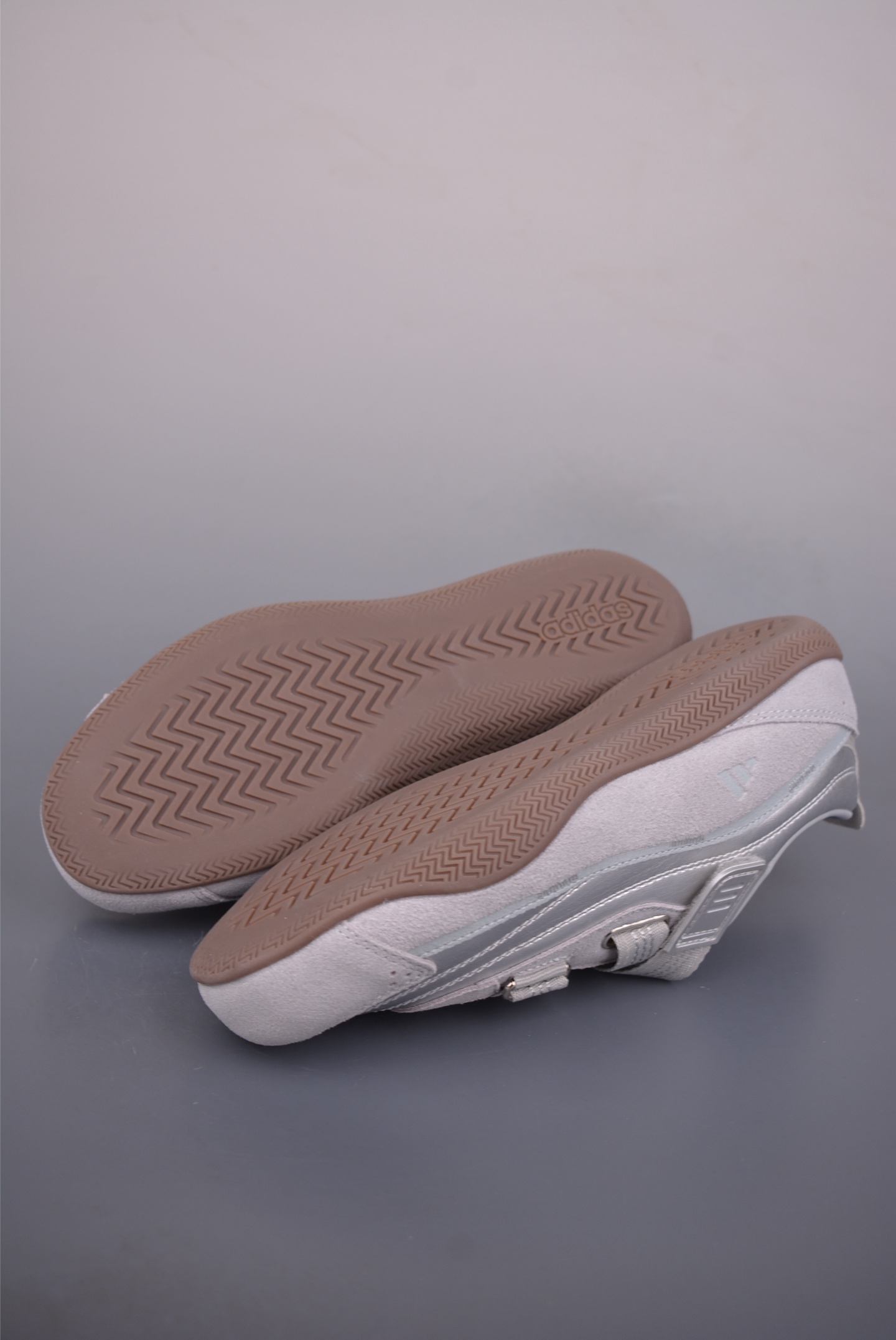 180 adidas FOS URBAN REVERIE 舒适时尚 阿迪fos芭蕾鞋 JQ9392