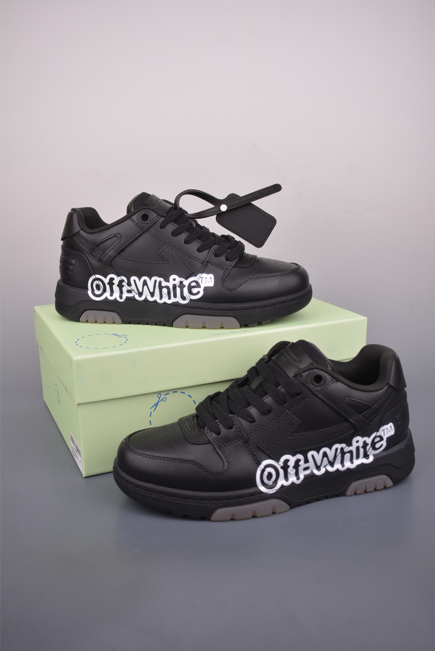 350 OFF-WHITE Out Of Office 低帮系带时尚板鞋 OMIA189S22LEA0041001