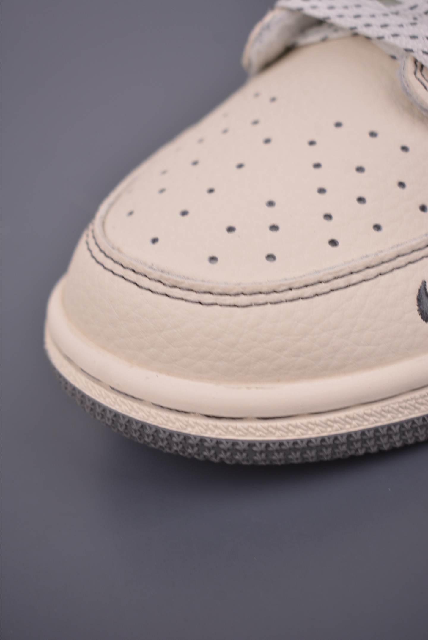 260 Fragment x Travis Scott x 暴力熊 Air Jordan 1 Low 解构鞋带 XB1979-020