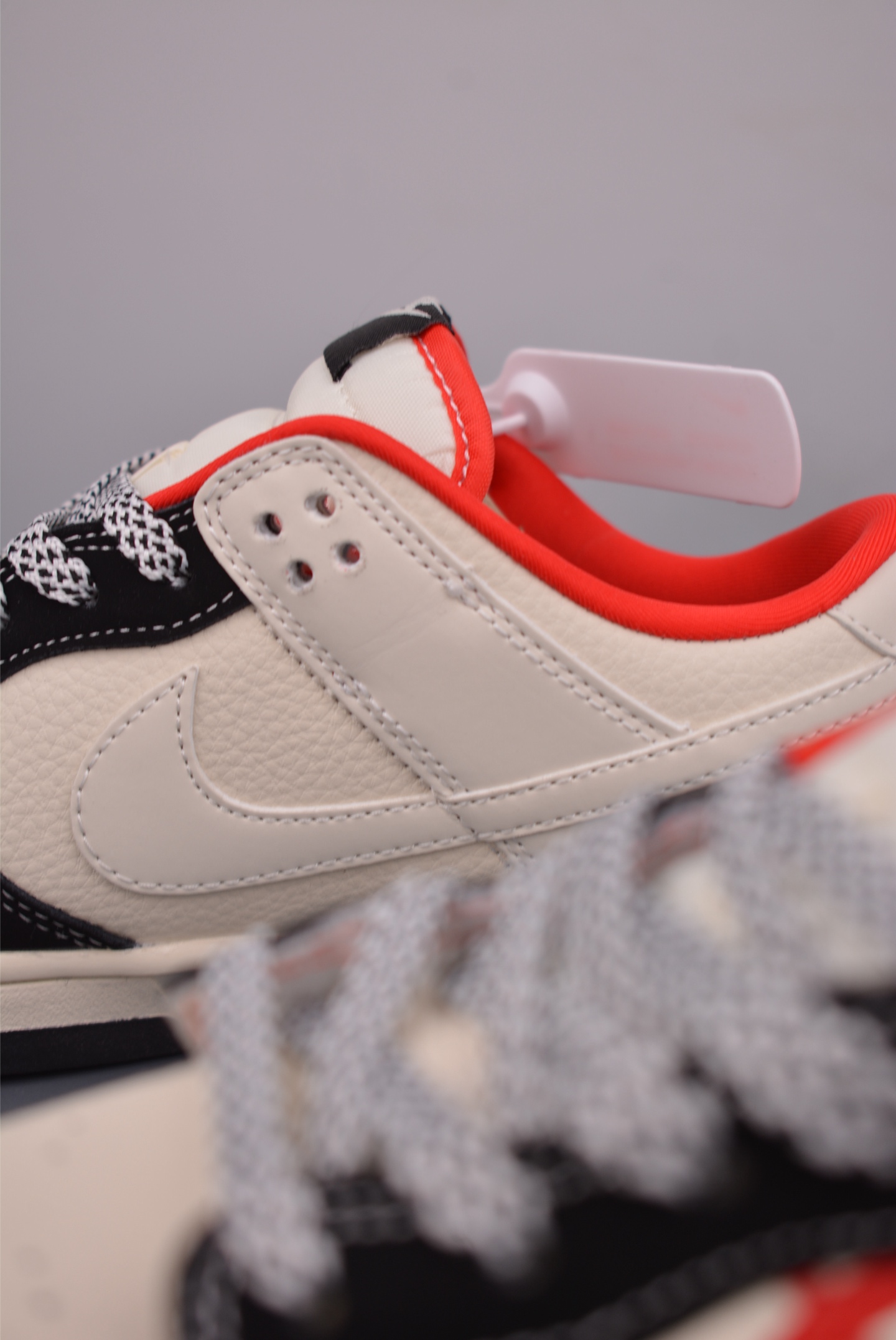 280 Nike SB Dunk Low 子弹 SR8888-010