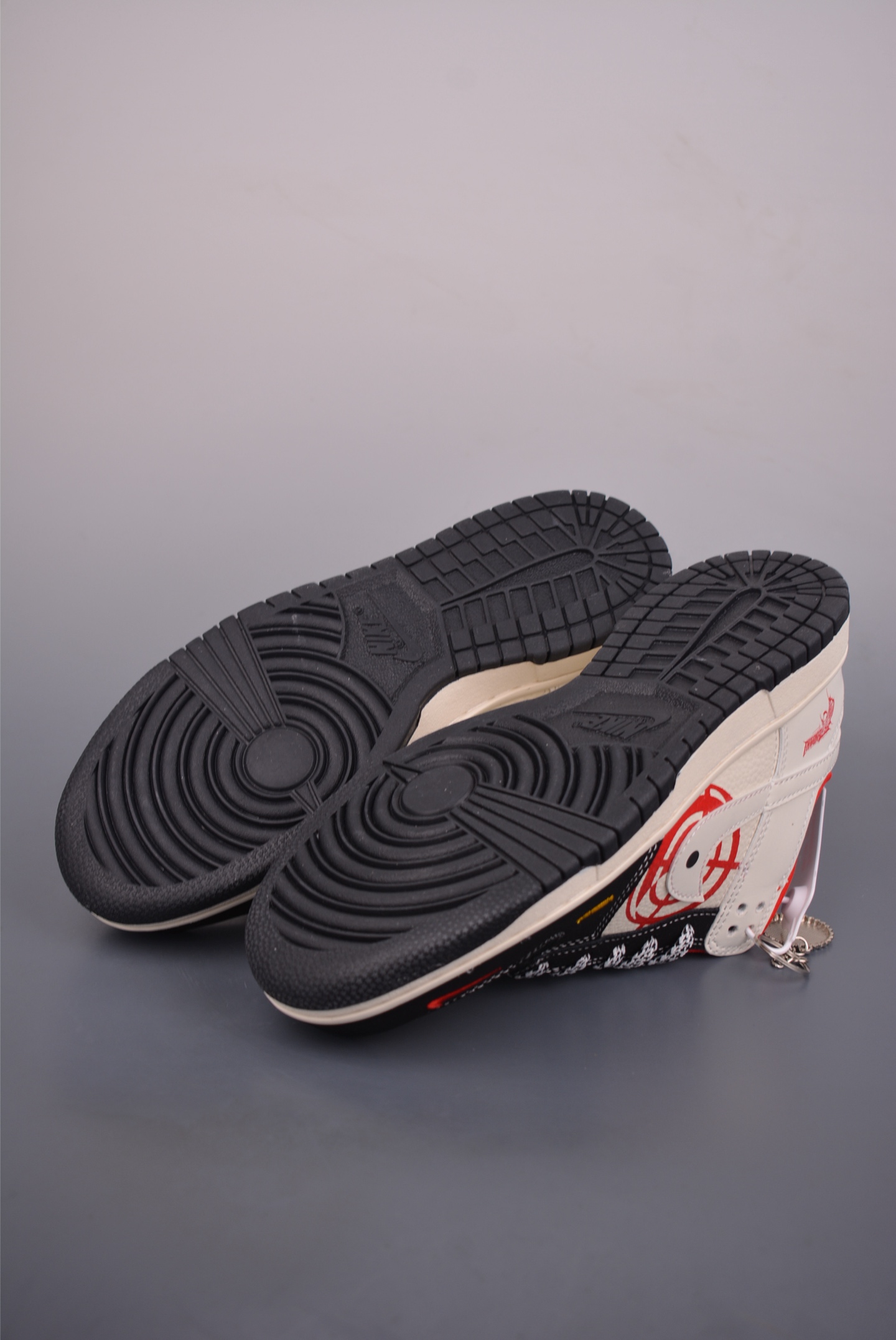 280 Nike SB Dunk Low 子弹 SR8888-010