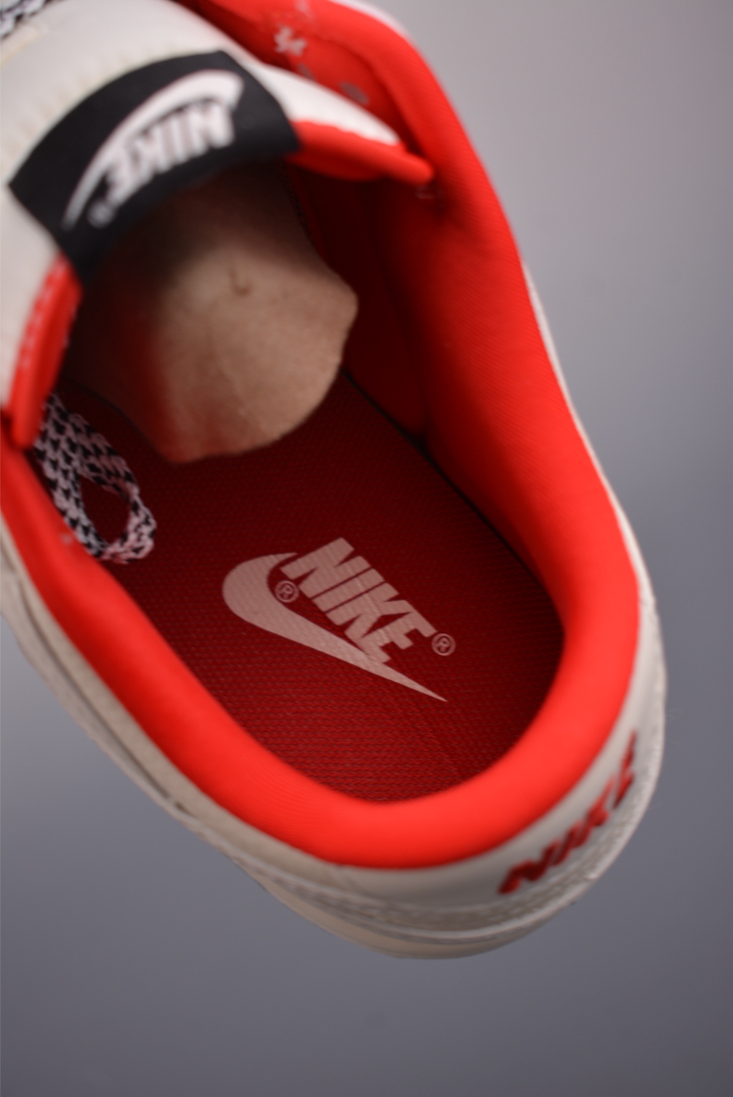 280 Nike SB Dunk Low 子弹 SR8888-010