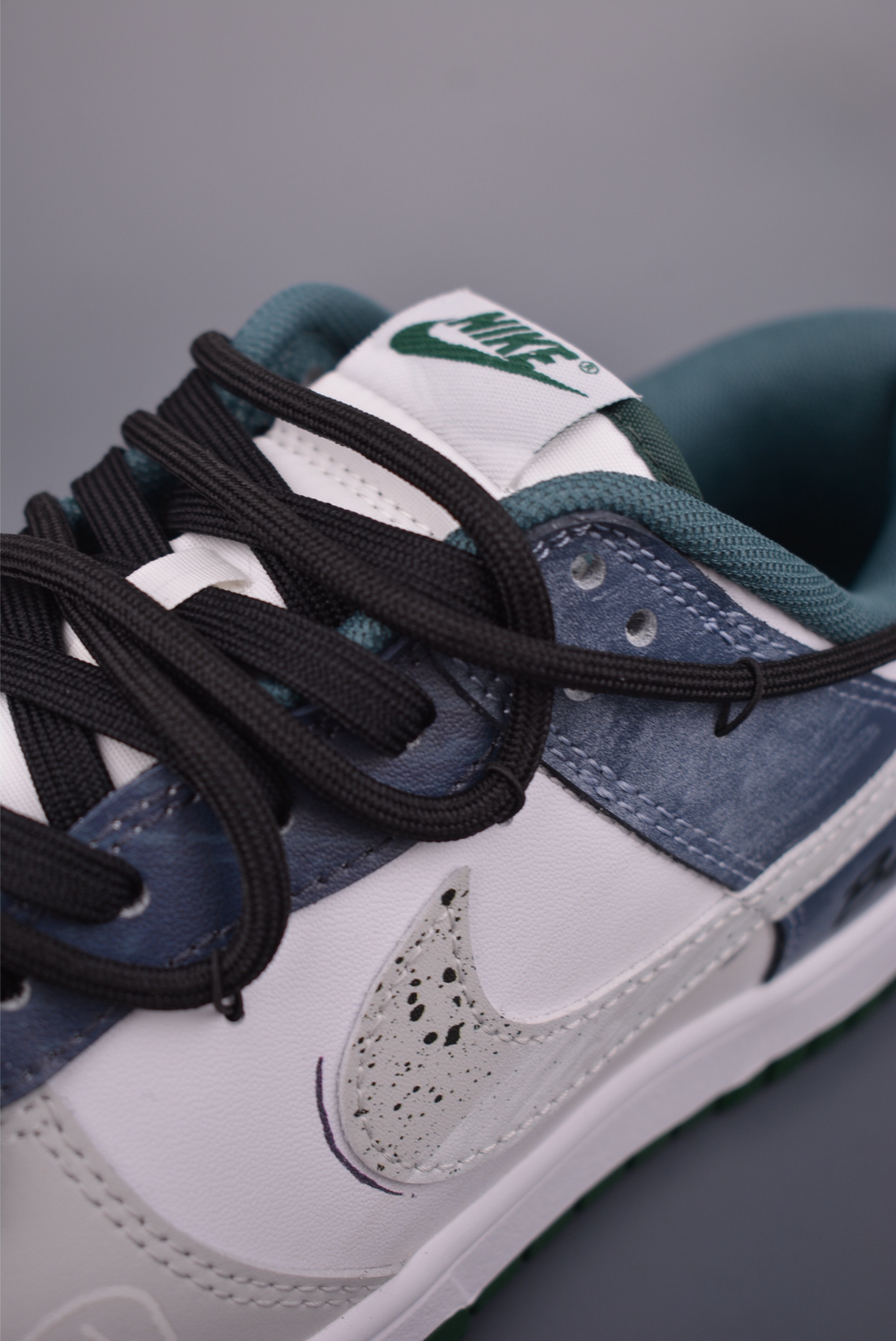 280 Nike SB Dunk Low 解构绑带 DV0833-111