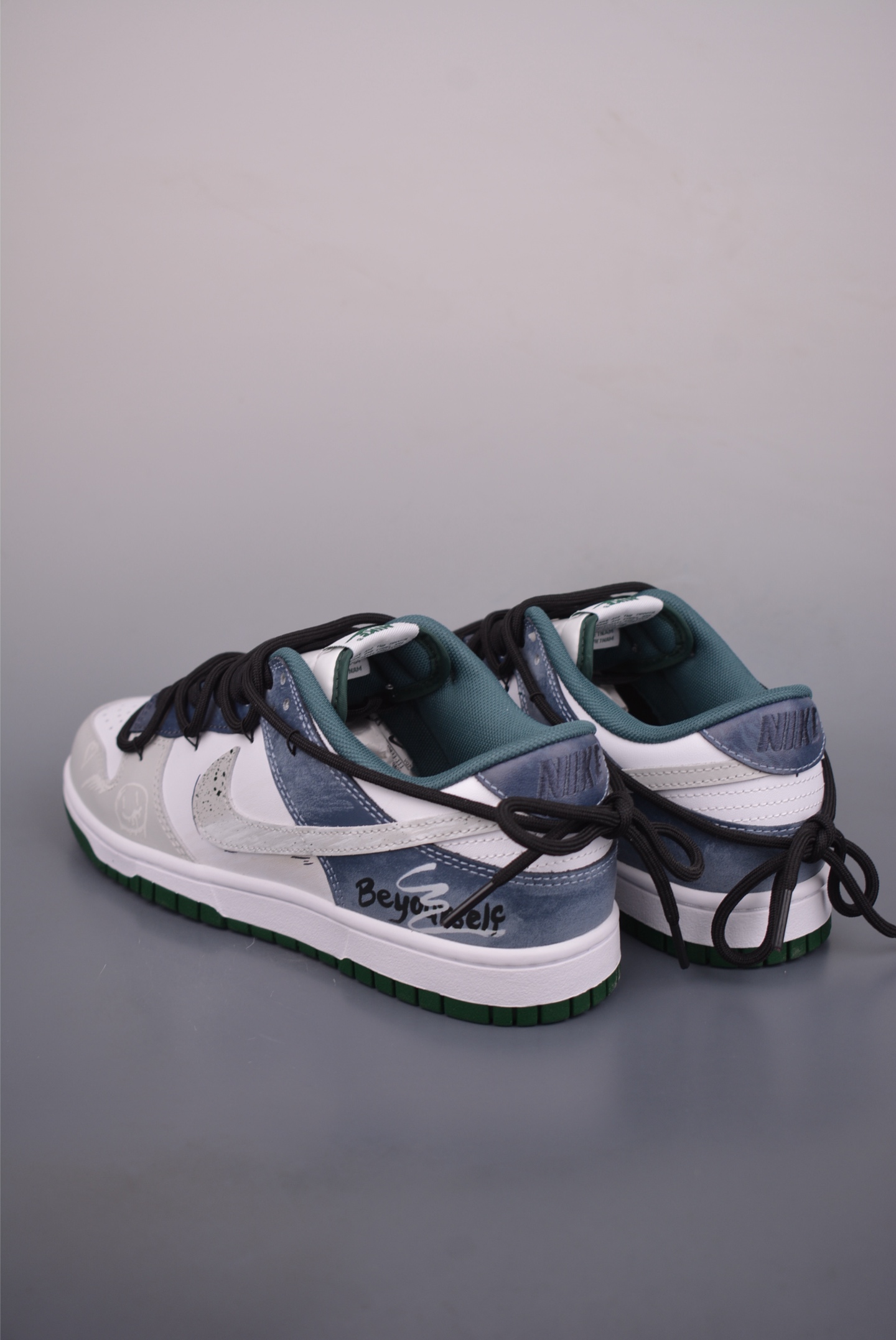 280 Nike SB Dunk Low 解构绑带 DV0833-111