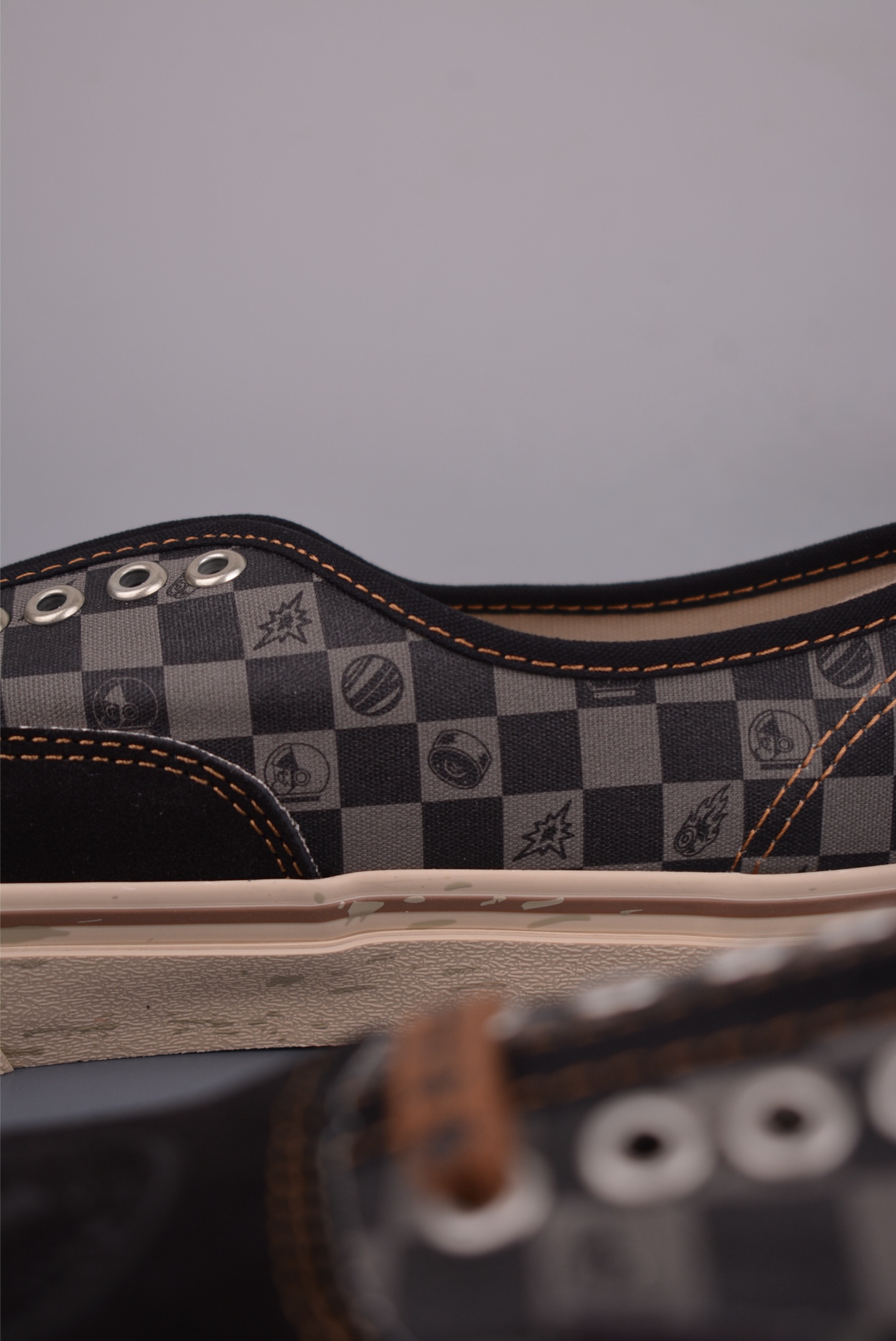 150 Vans Authentic SPACE MOLLY x 泡泡玛特 POP MA 联名款 VN000EGAQ3Y