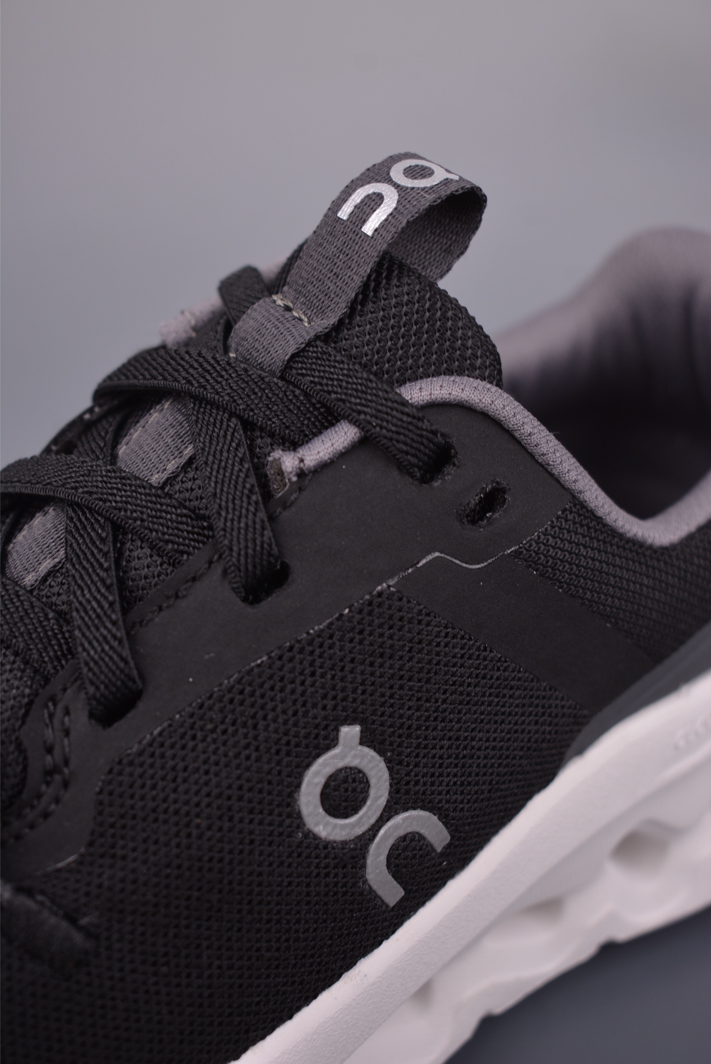 180 On昂跑 Cloudleap 户外街头机能风跑步鞋 Cloud Hi Edge户外机能融合街头潮流 3YF10040