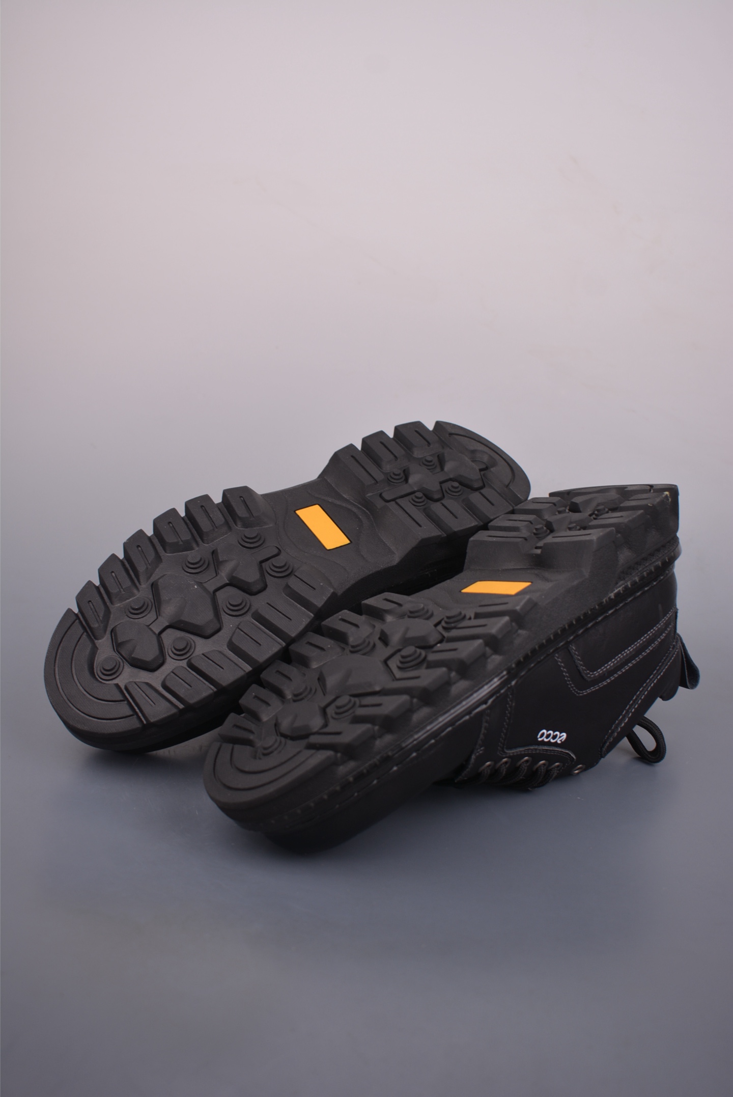 280 Ecco爱步男鞋2025年新款 拼接板鞋拼色 街头轻巧系列 800874