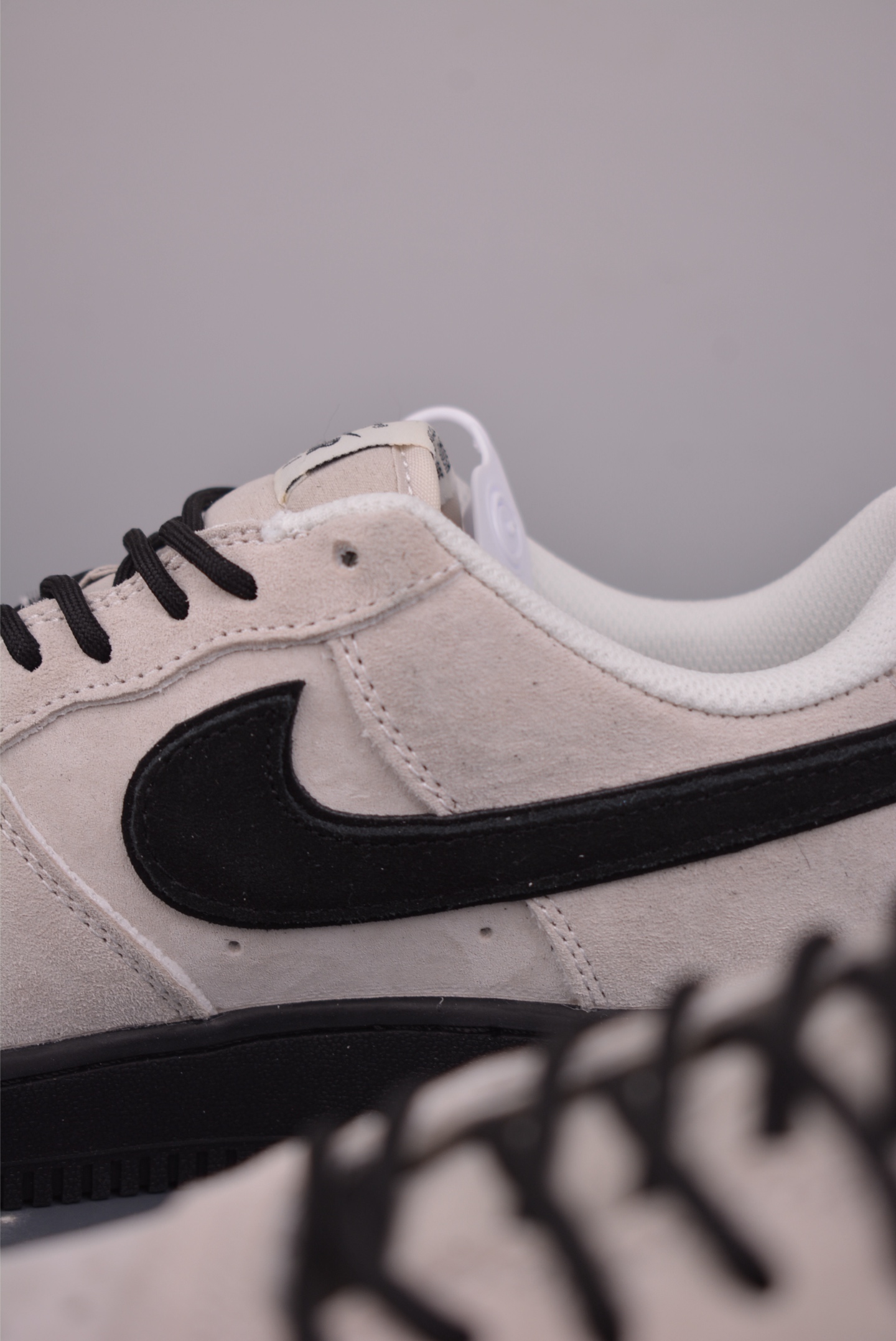 160 Nike Air Force 1 Low HQ1966-200