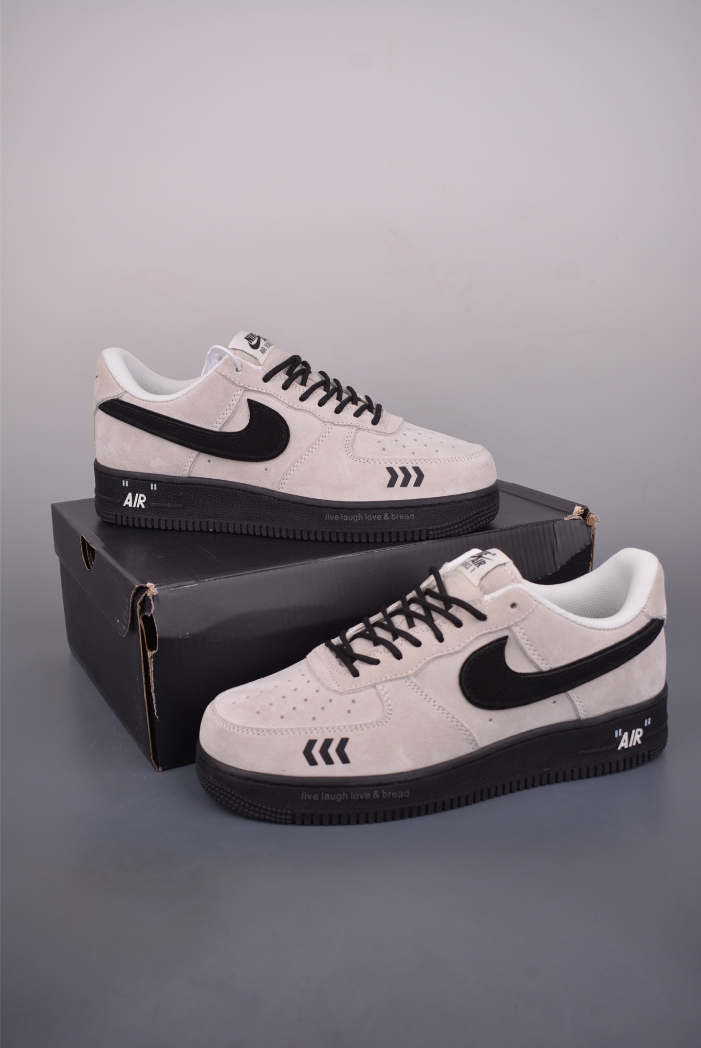 160 Nike Air Force 1 Low HQ1966-200