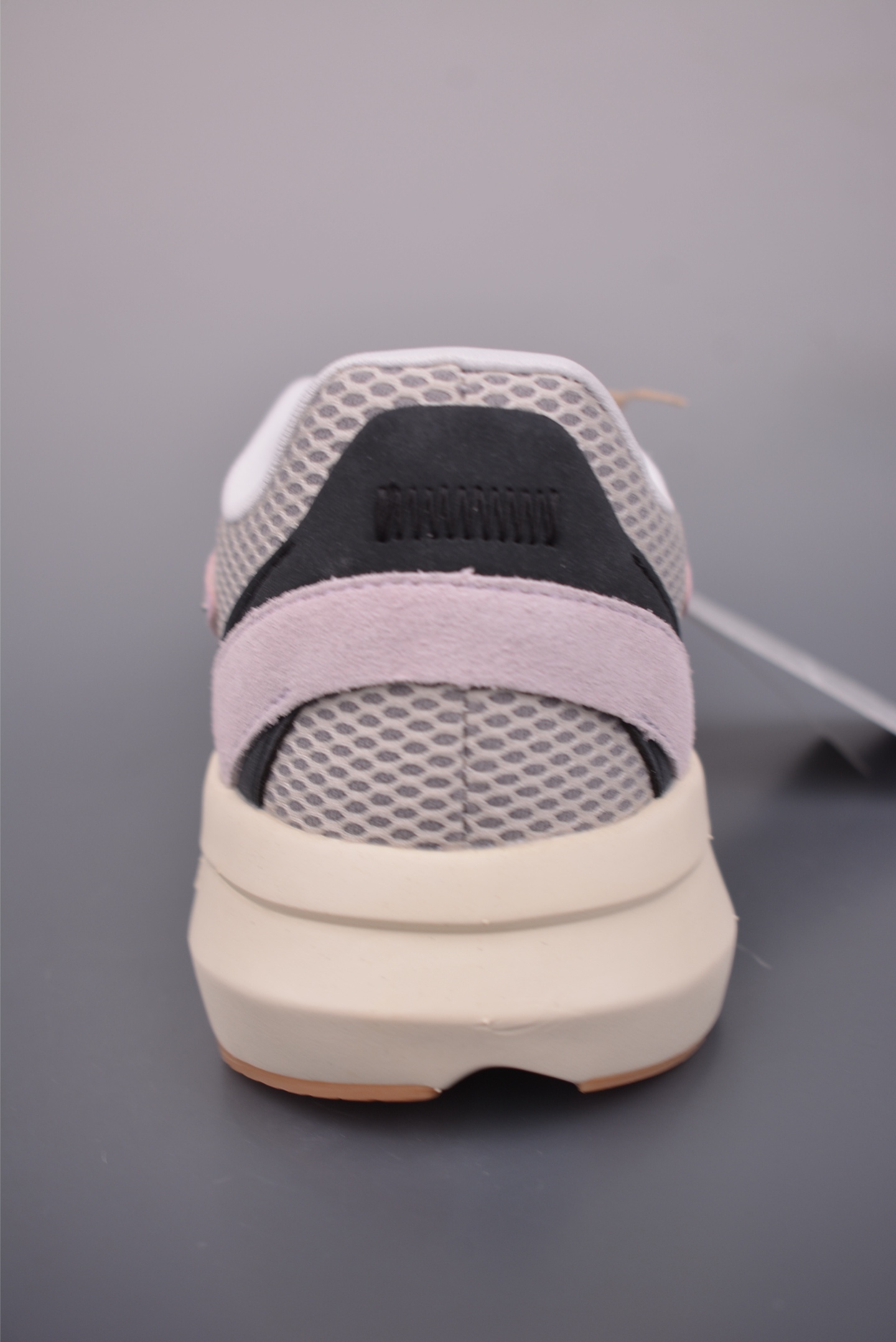 180 Adidas Lightblaze 阿迪透气跑步鞋 麂皮网面拼接 纯原版本 简约舒适防滑耐磨低帮 休闲老爹鞋 J09971