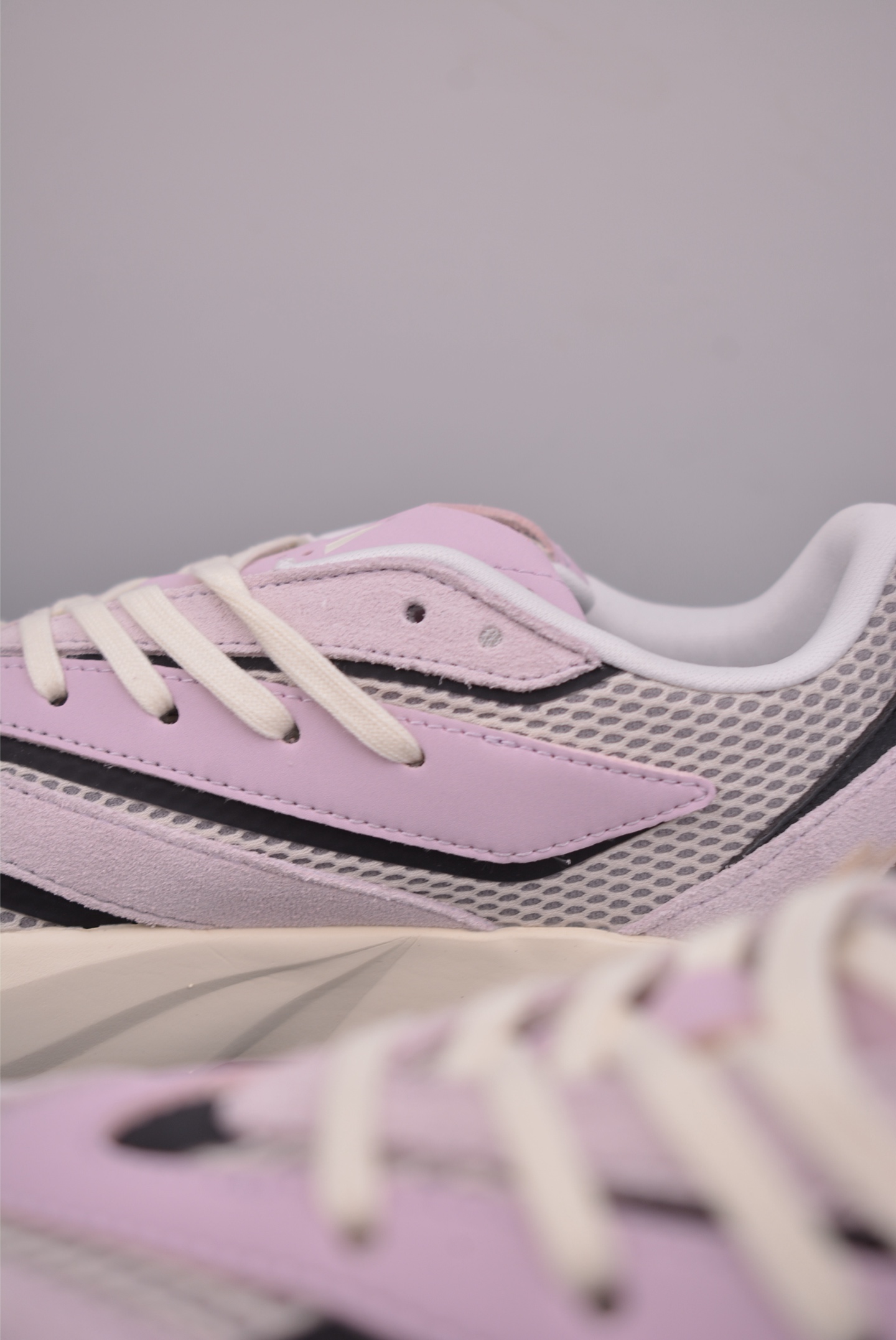 180 Adidas Lightblaze 阿迪透气跑步鞋 麂皮网面拼接 纯原版本 简约舒适防滑耐磨低帮 休闲老爹鞋 J09971