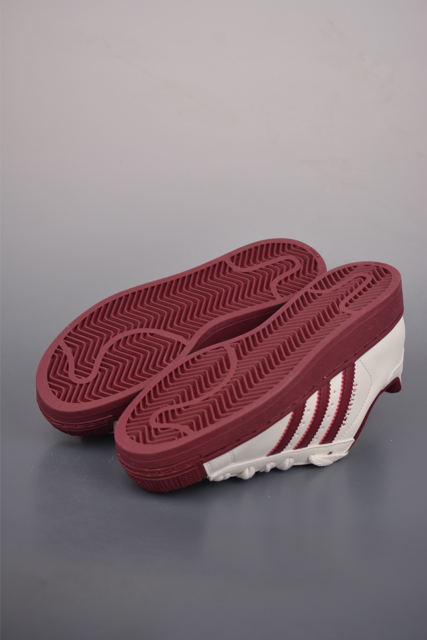 140 Adidas Originals Super 2025全新版本 贝壳头 KJ6981