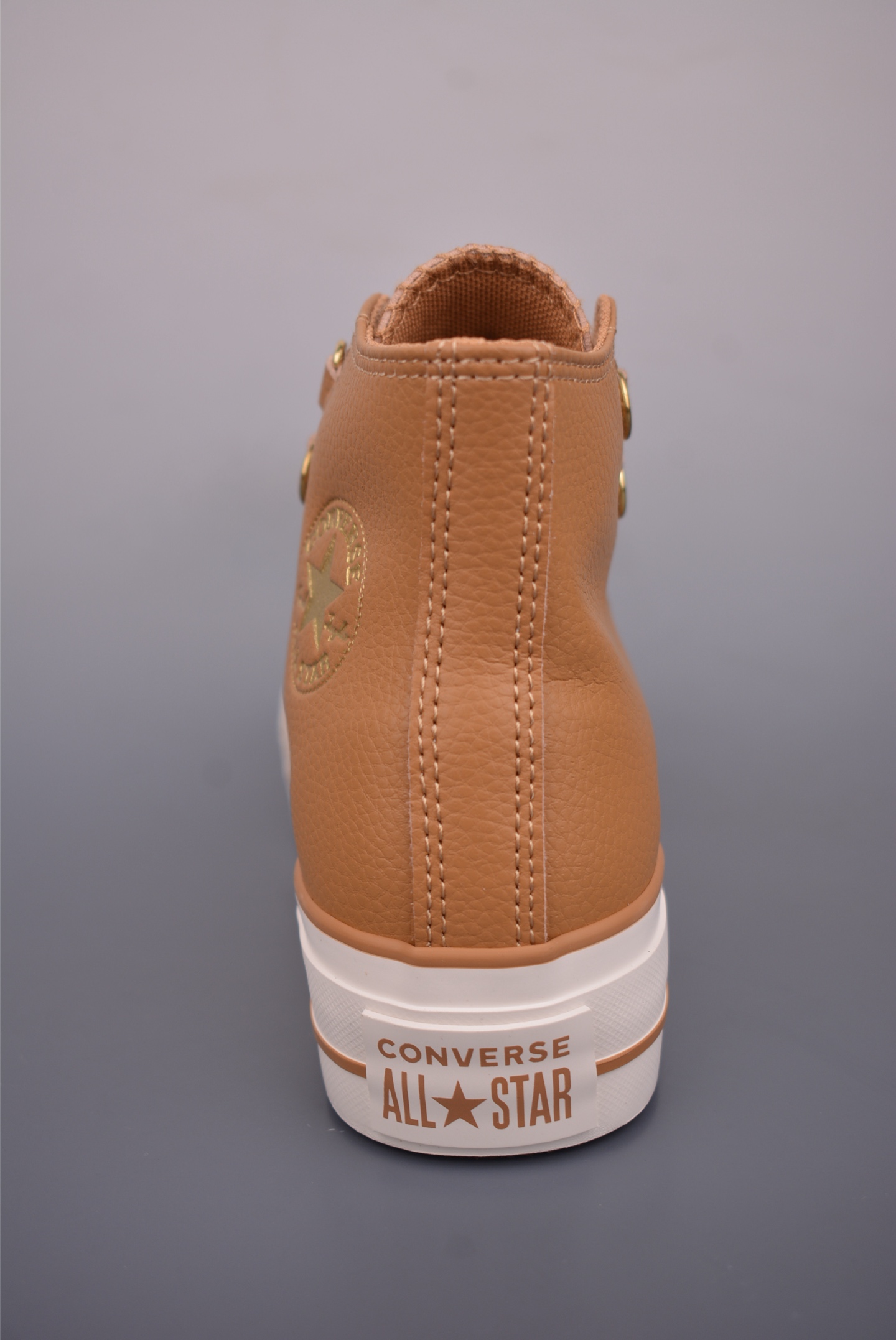 140 Converse All LIFT 厚底皮面鞋 鞋款色调营造温馨柔和氛围 A14517C 奶白色 A14518C 棕色