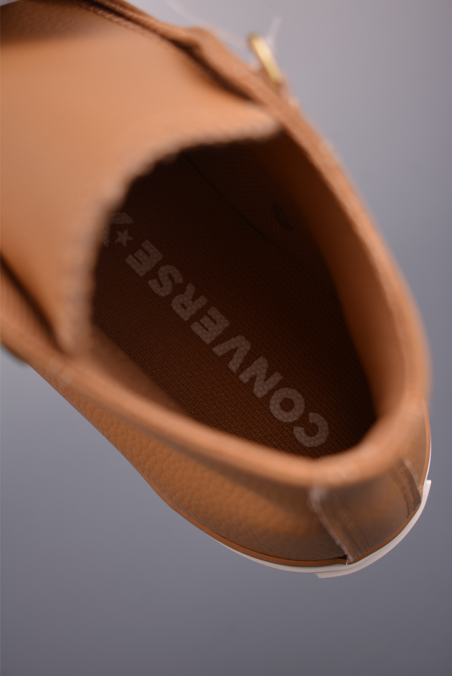 140 Converse All LIFT 厚底皮面鞋 鞋款色调营造温馨柔和氛围 A14517C 奶白色 A14518C 棕色