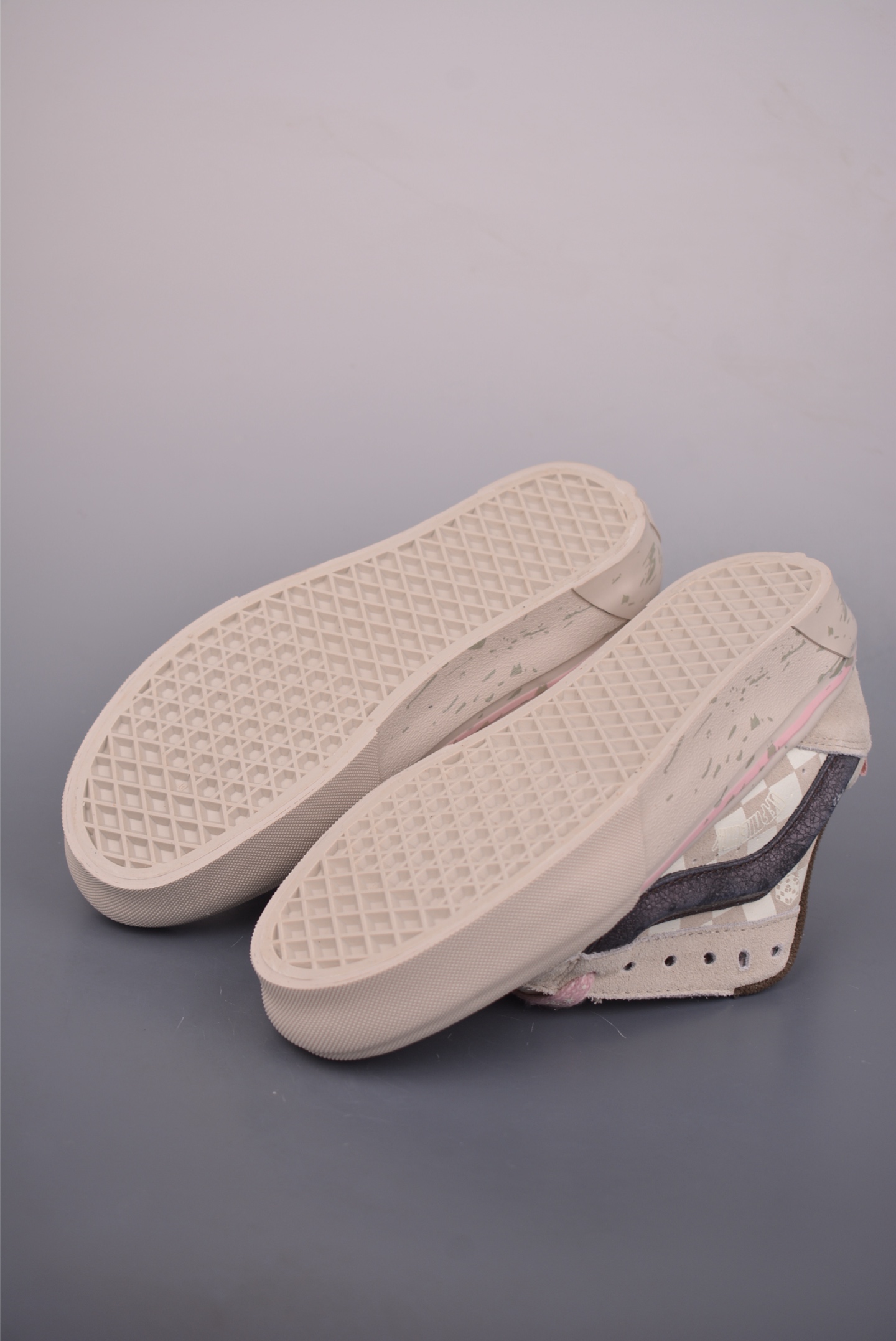 150 Vans Knu Skool SPACE MOLLY x 泡泡玛特 POP MA 联名款 VN000EE6