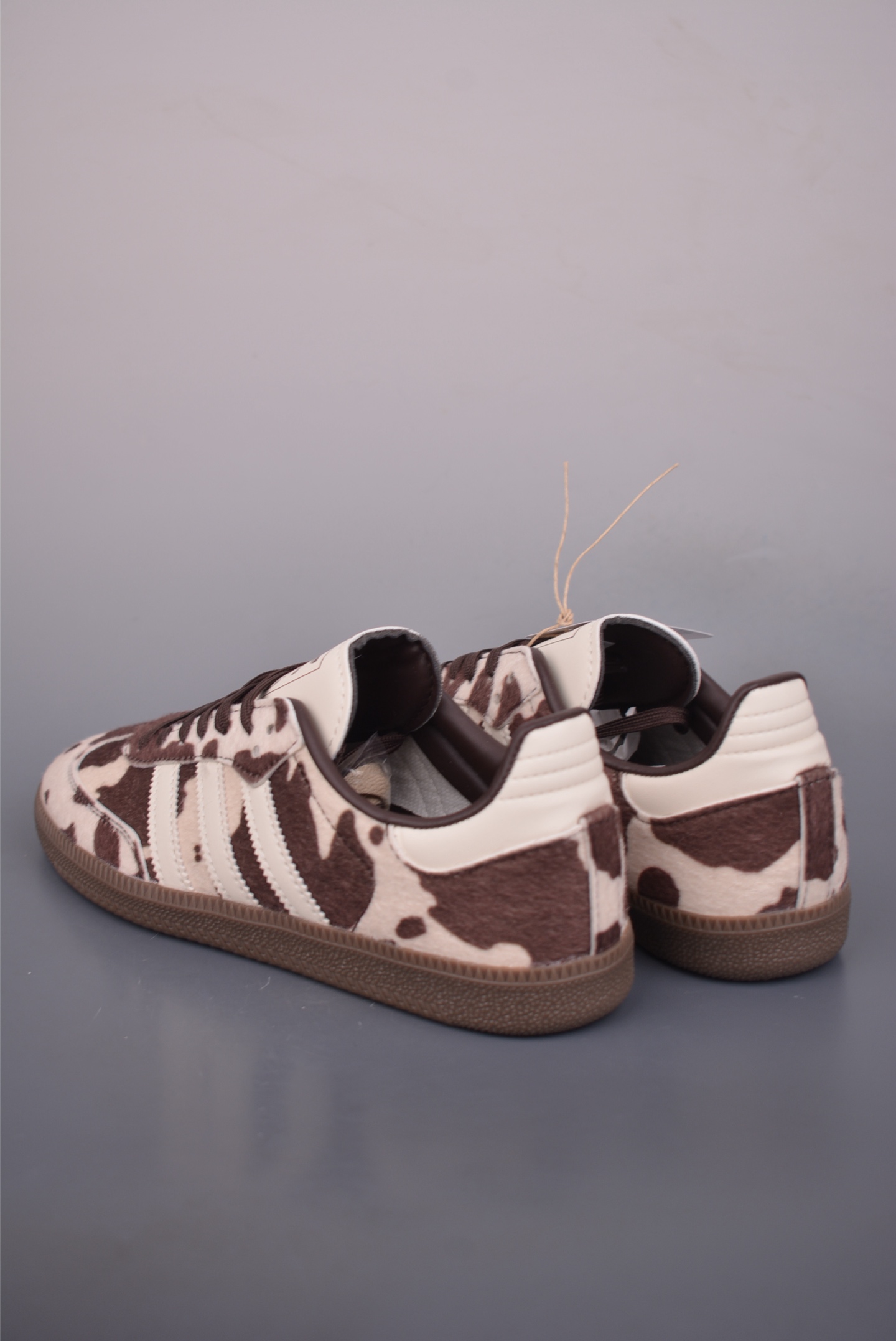 140 Adidas三叶草SAMBA W 休闲板鞋 KK2238