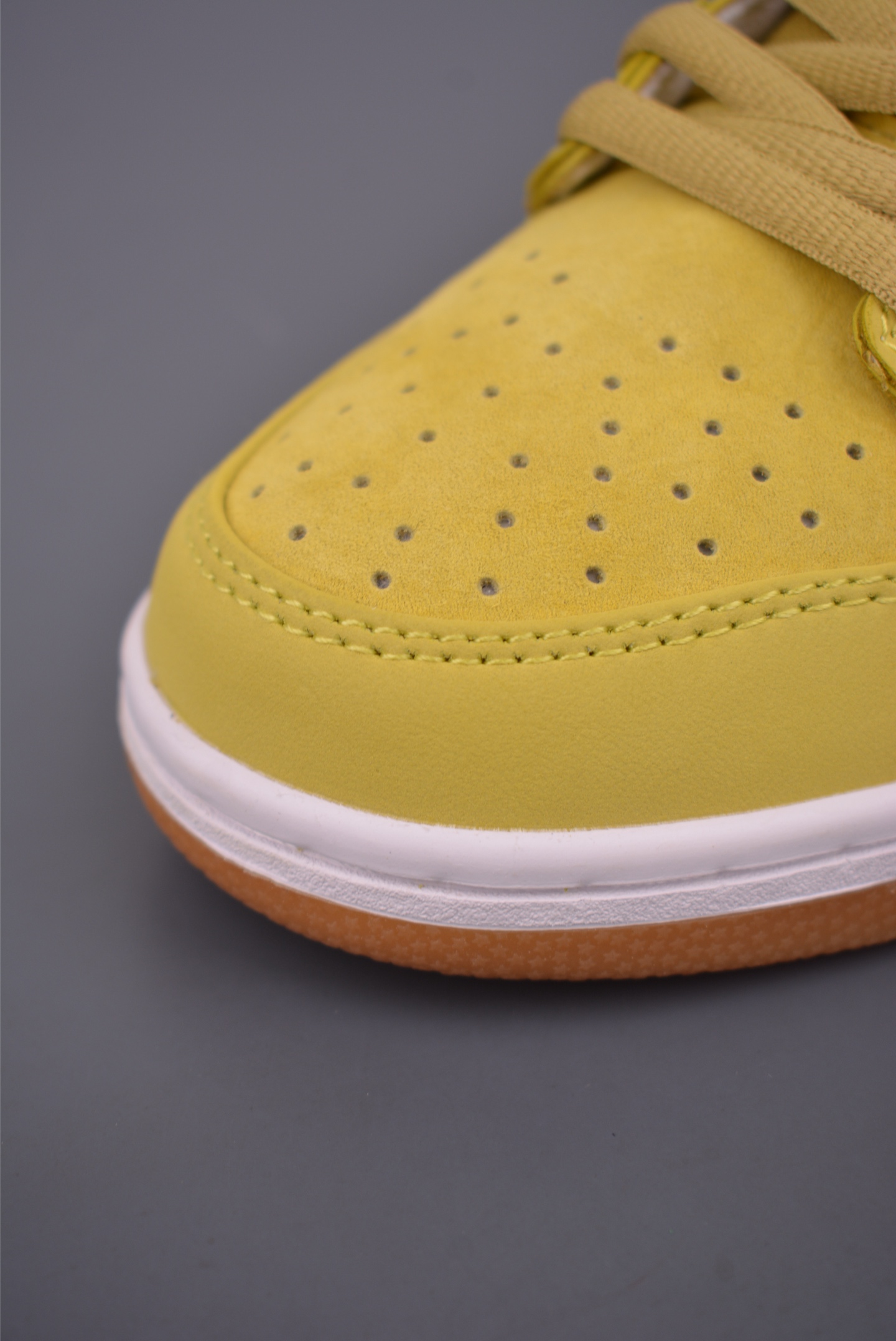 200 Nike SB Dunk Low FJ1674-700