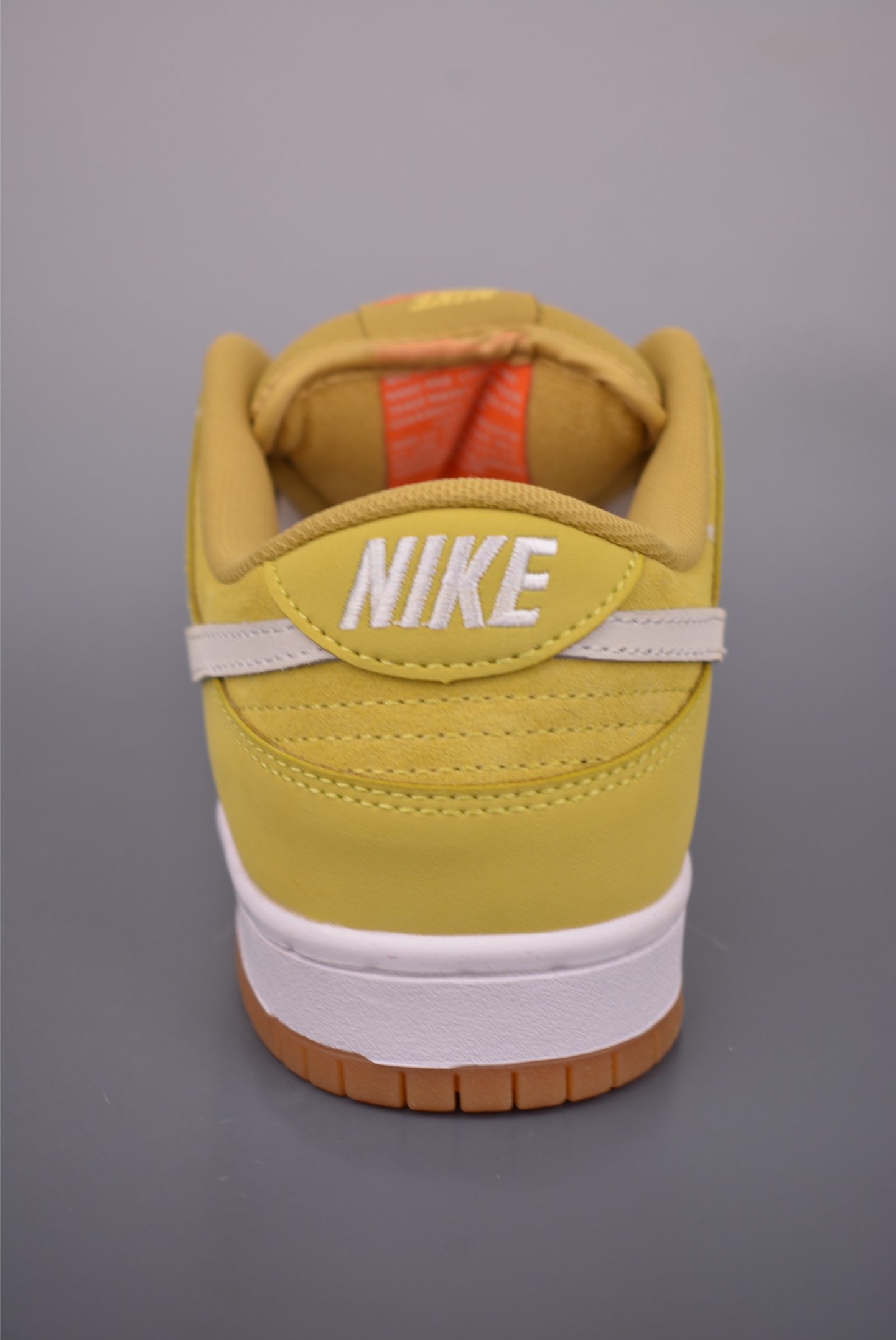 200 Nike SB Dunk Low FJ1674-700