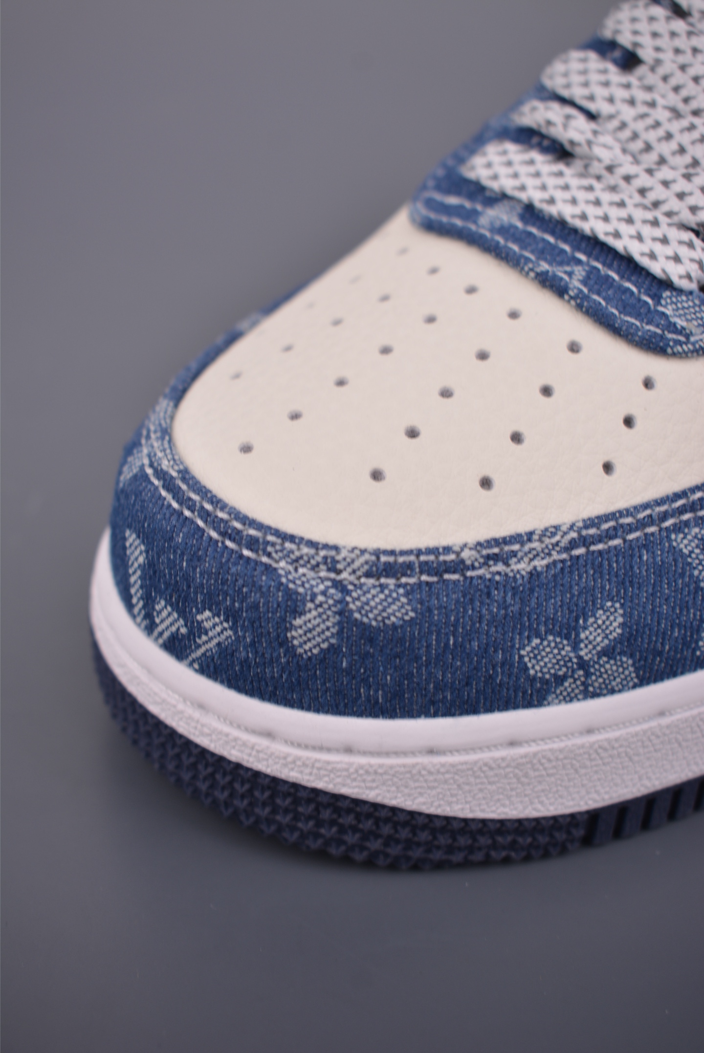 160 Nike Air Force 1 Low YN7698