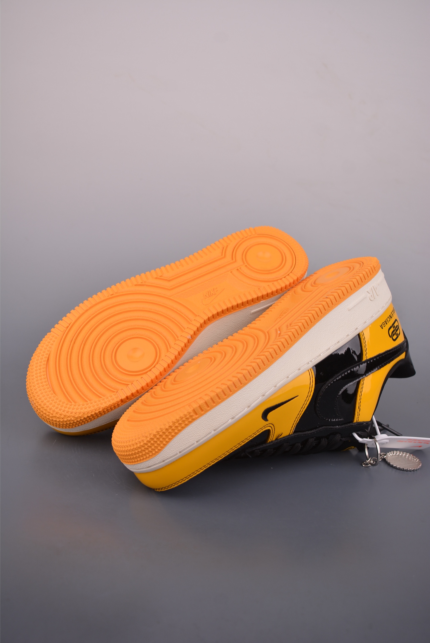 260 Nike Air Force 1 Low 巴黎世家联名 DF0188-016