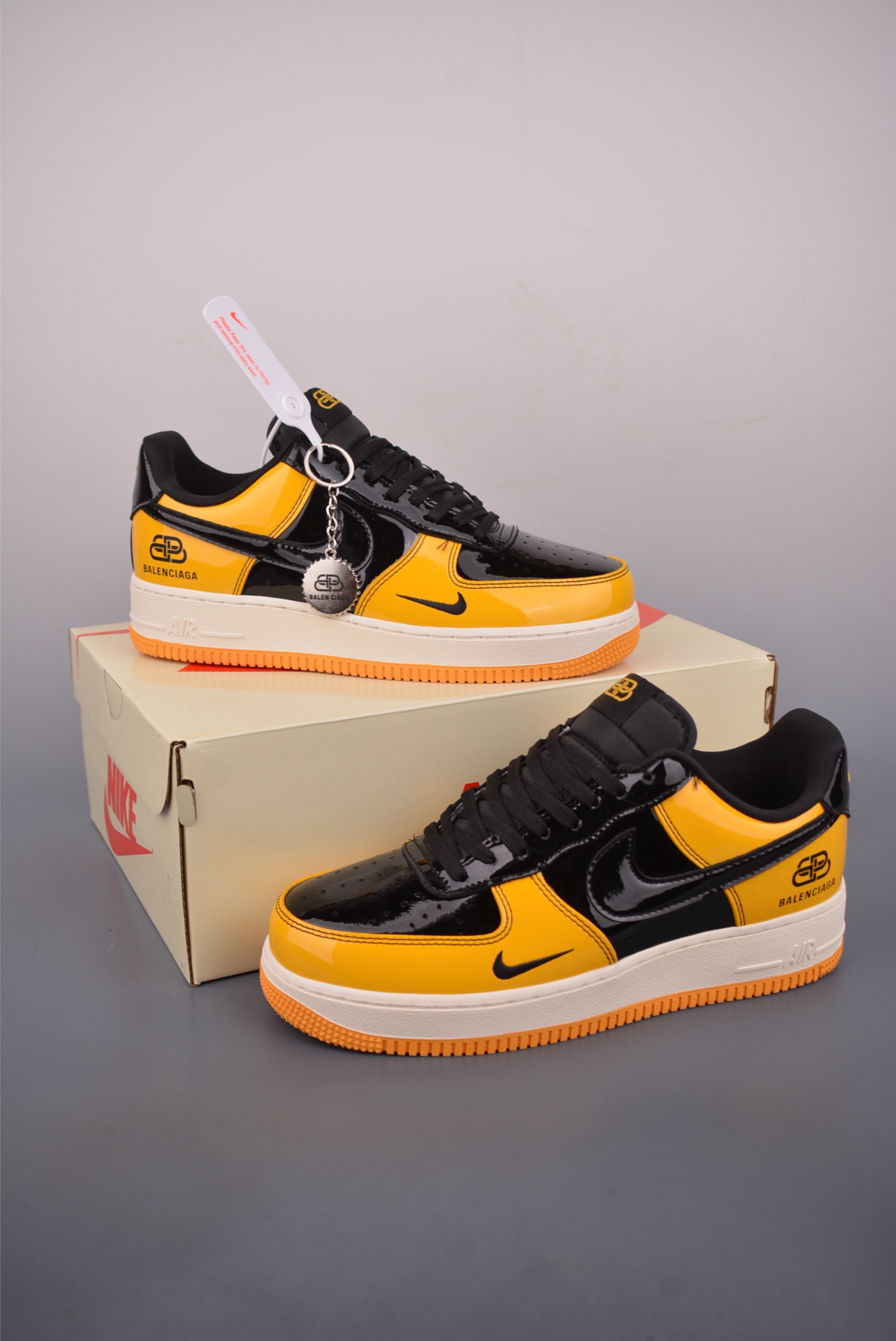 260 Nike Air Force 1 Low 巴黎世家联名 DF0188-016