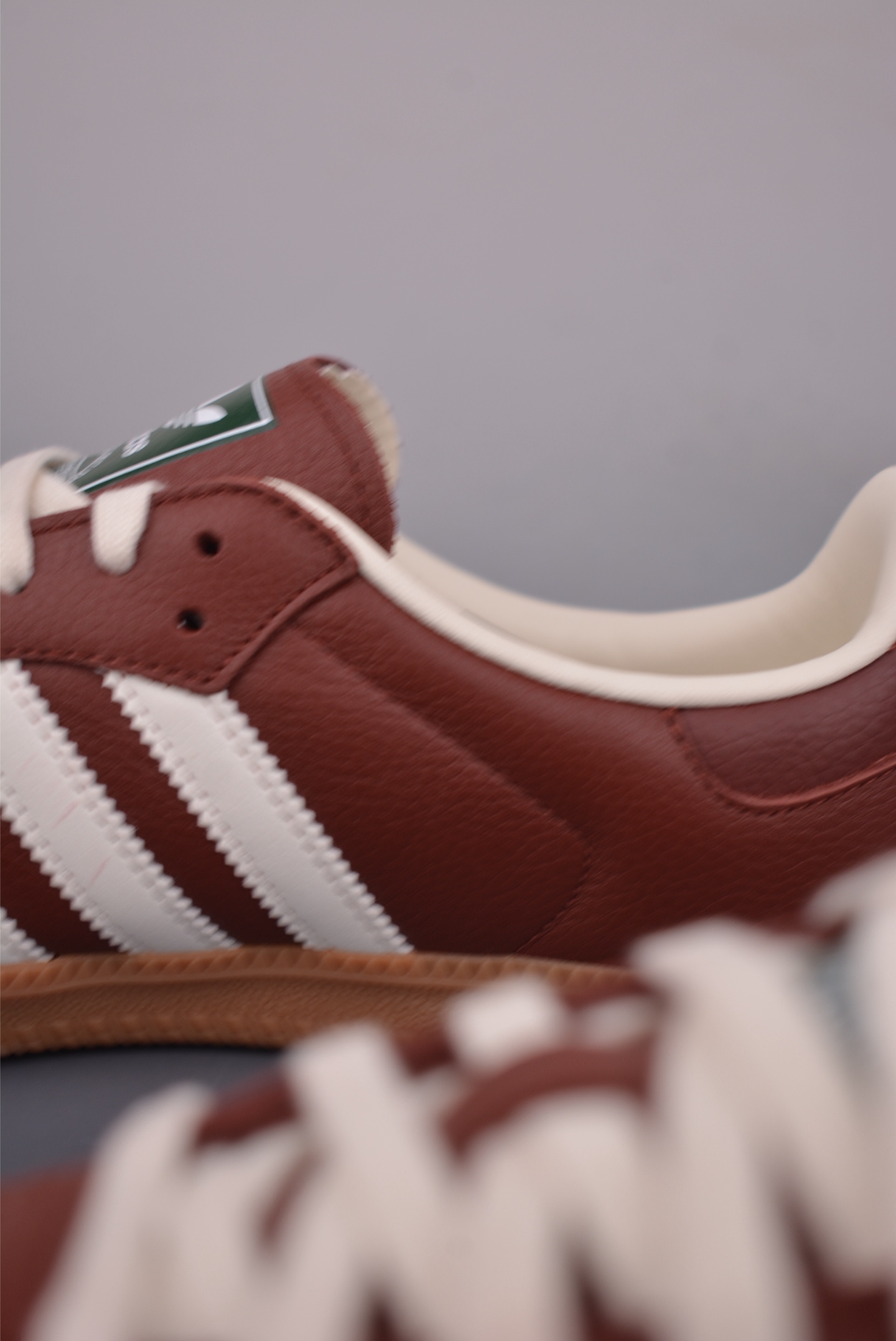 180 Adidas Samba 复古桑巴板鞋 JR0892